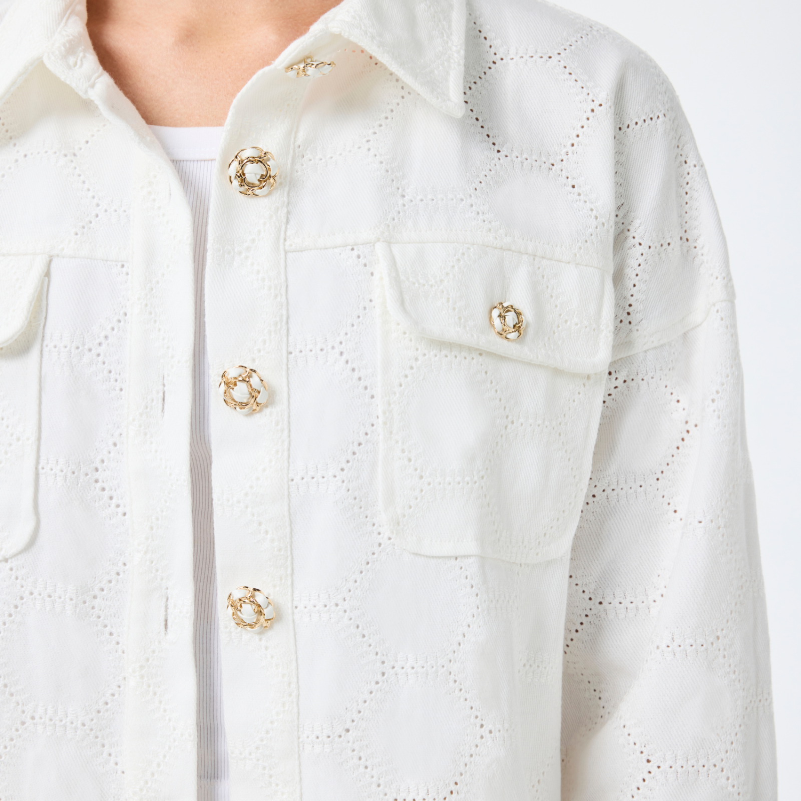 chemise pour femme avec boutons faits à la main