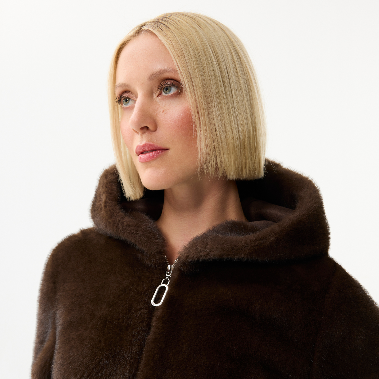 50 ans et sublime : idées de looks modernes pour femmes rondes