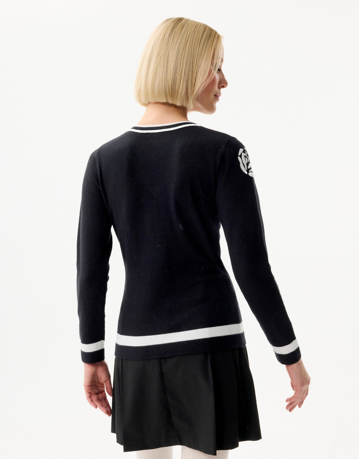 Pull motif fleurs