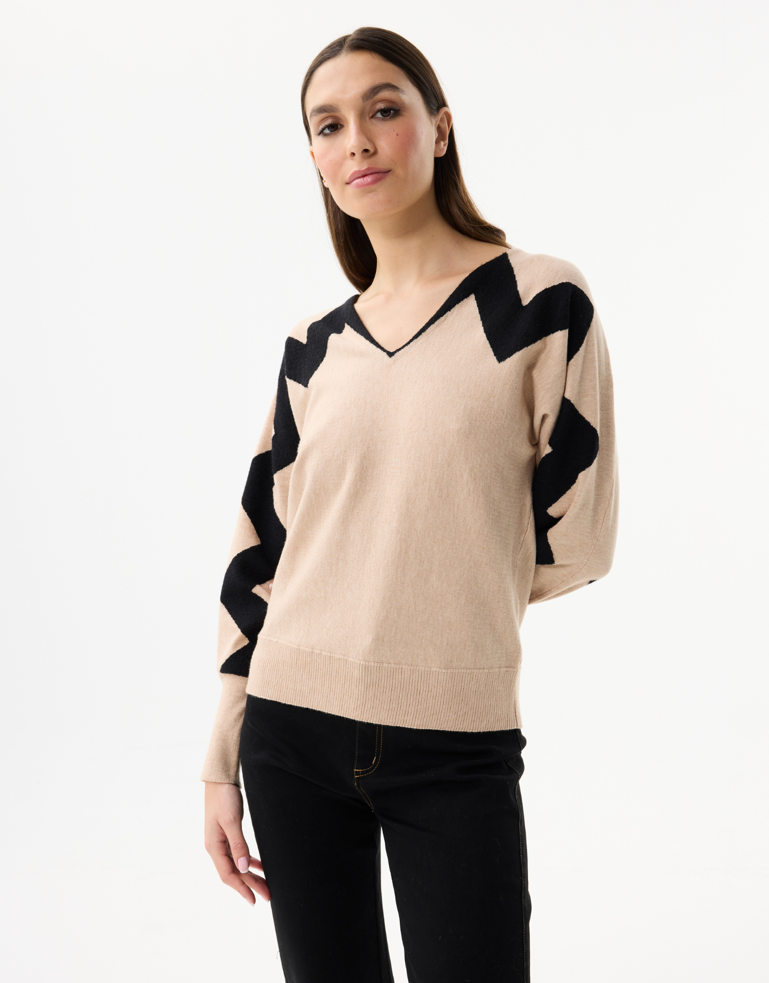 Pull femme col V manches contrastées