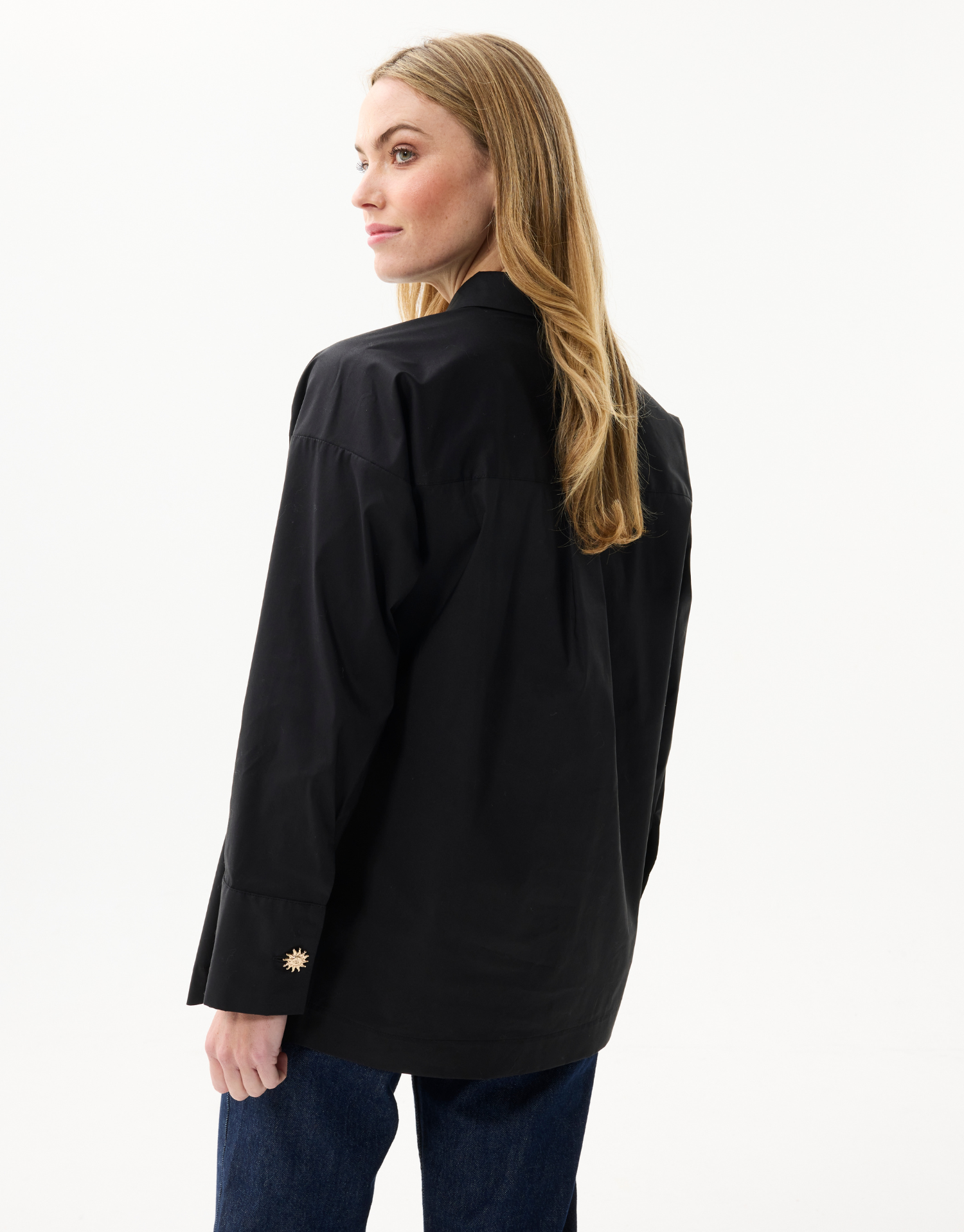 Damesblouse met sierknopen