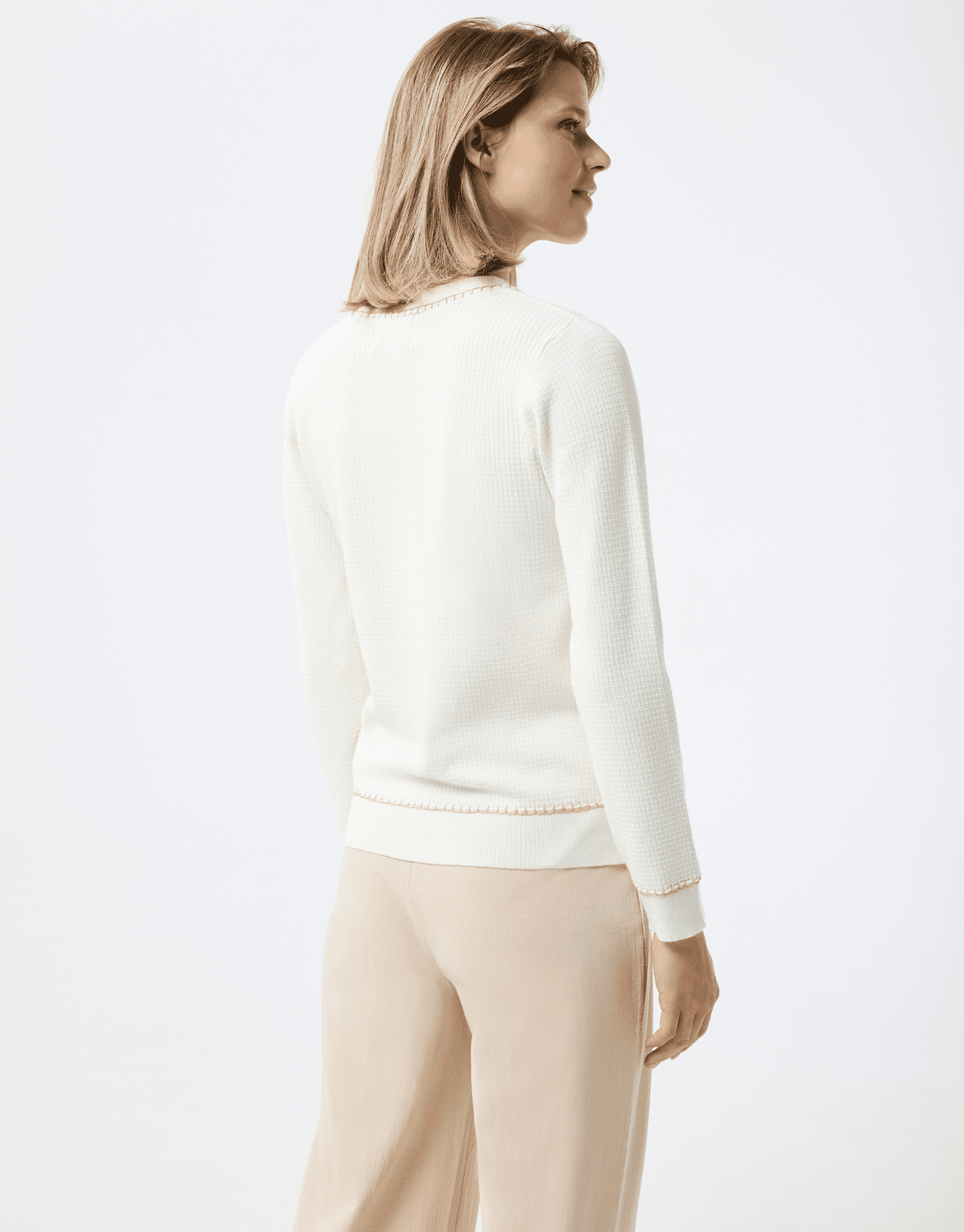 Pull avec détails dorés