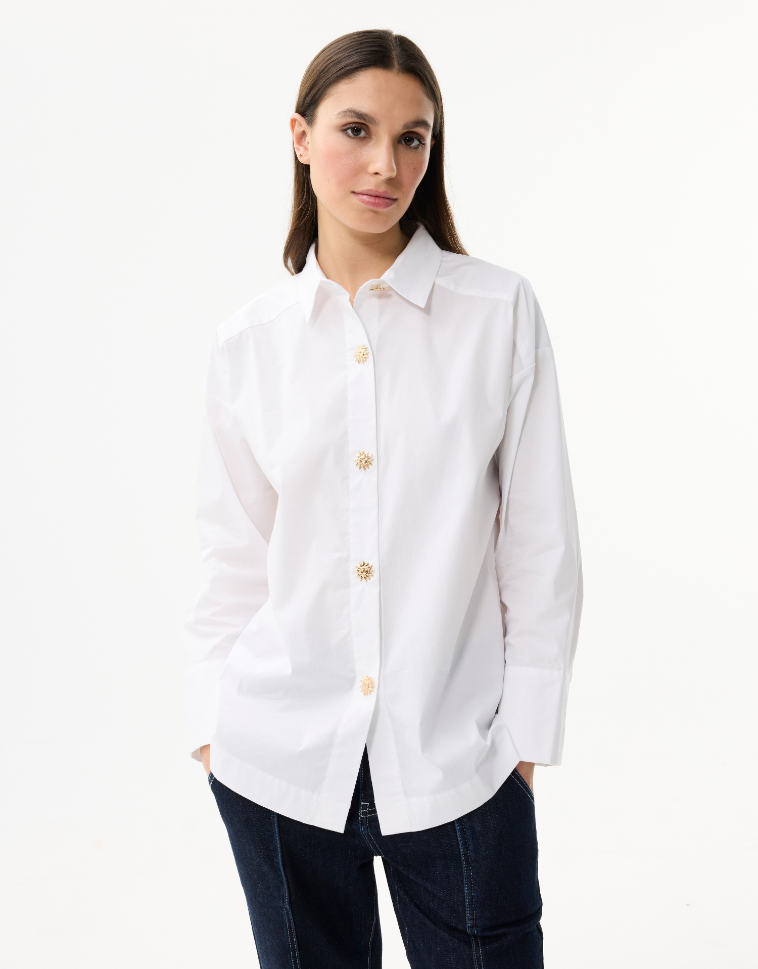 Damesblouse met sierknopen