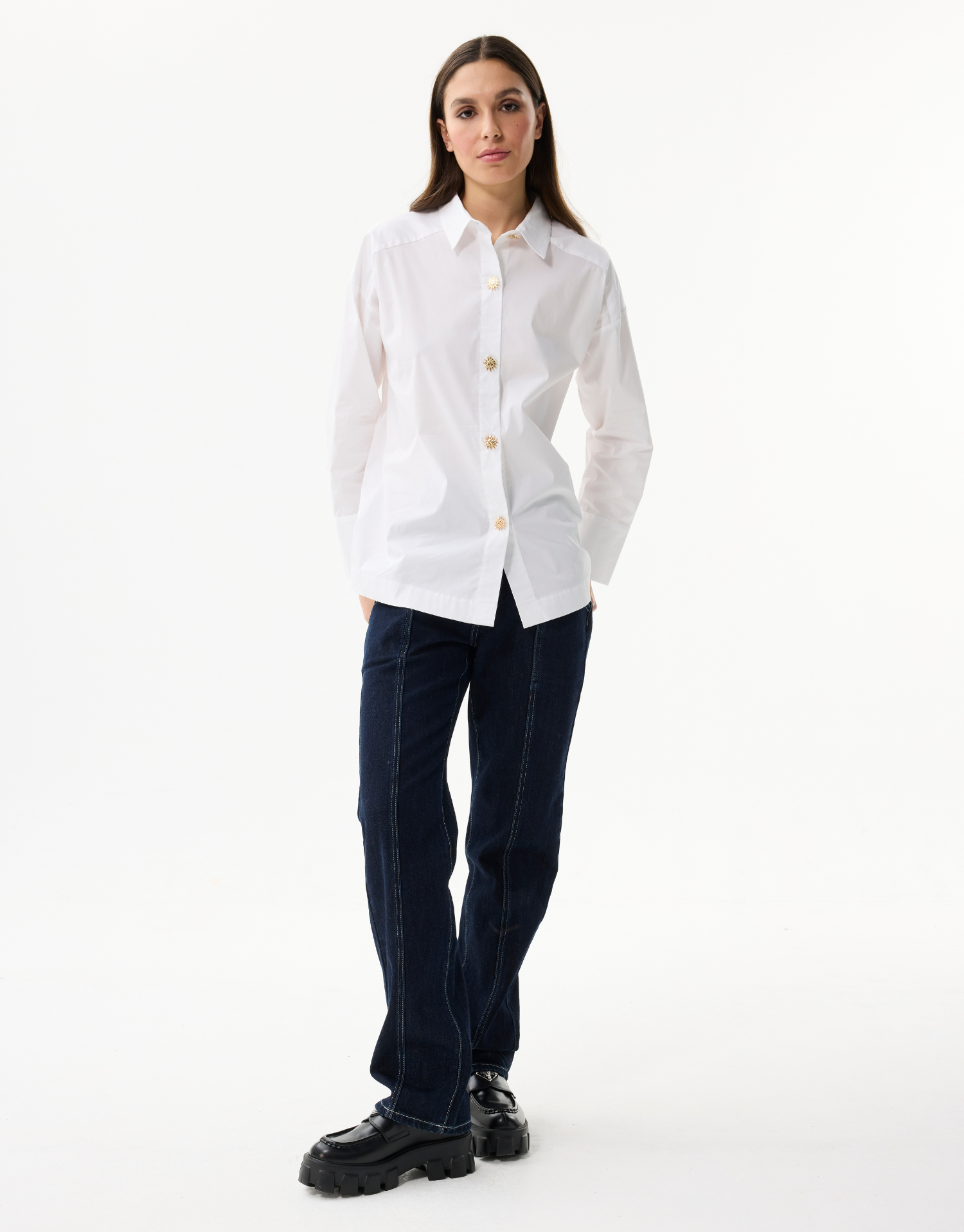Damesblouse met sierknopen