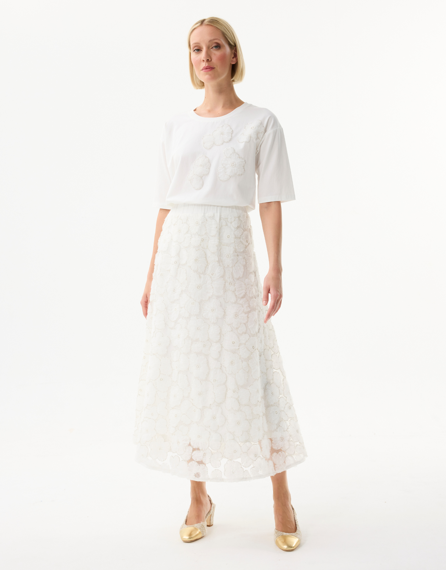 Dames T-shirt met geborduurde bloemen en parels