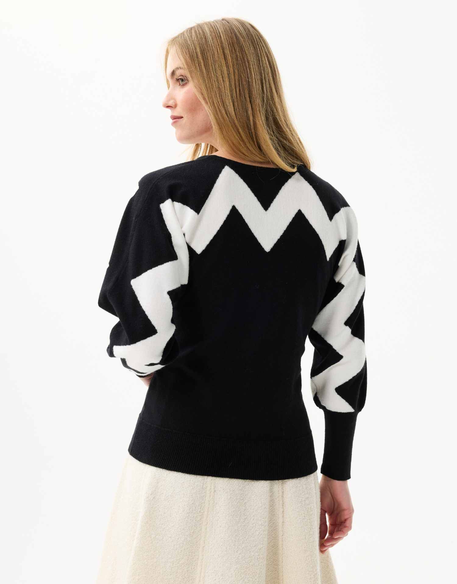 Pull femme col V manches contrastées