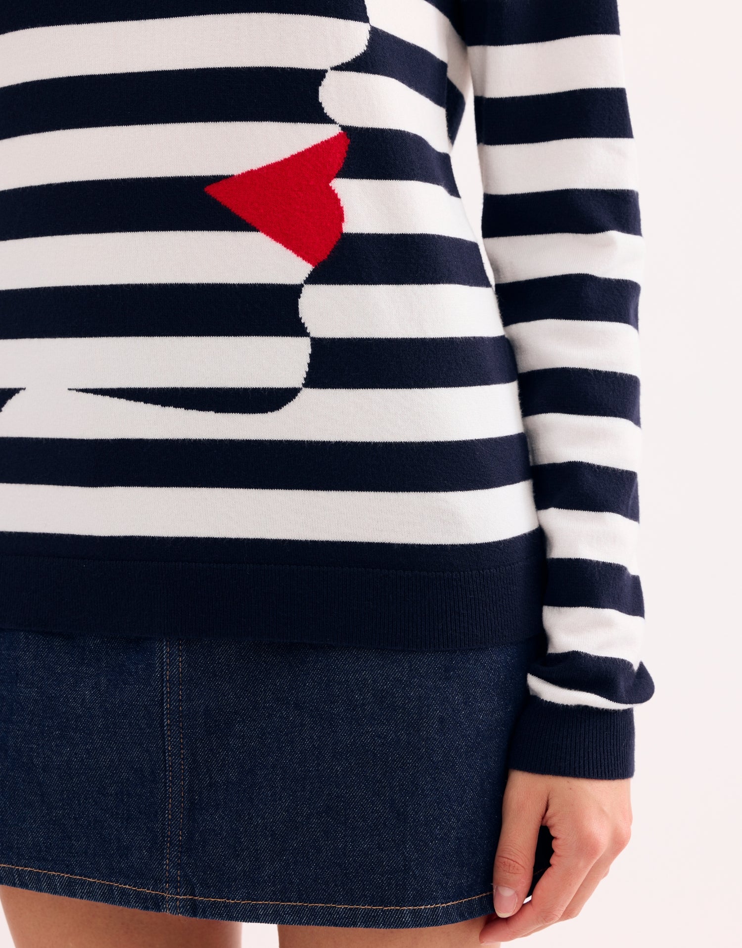 Pull marinière marine et blanc détail rouge