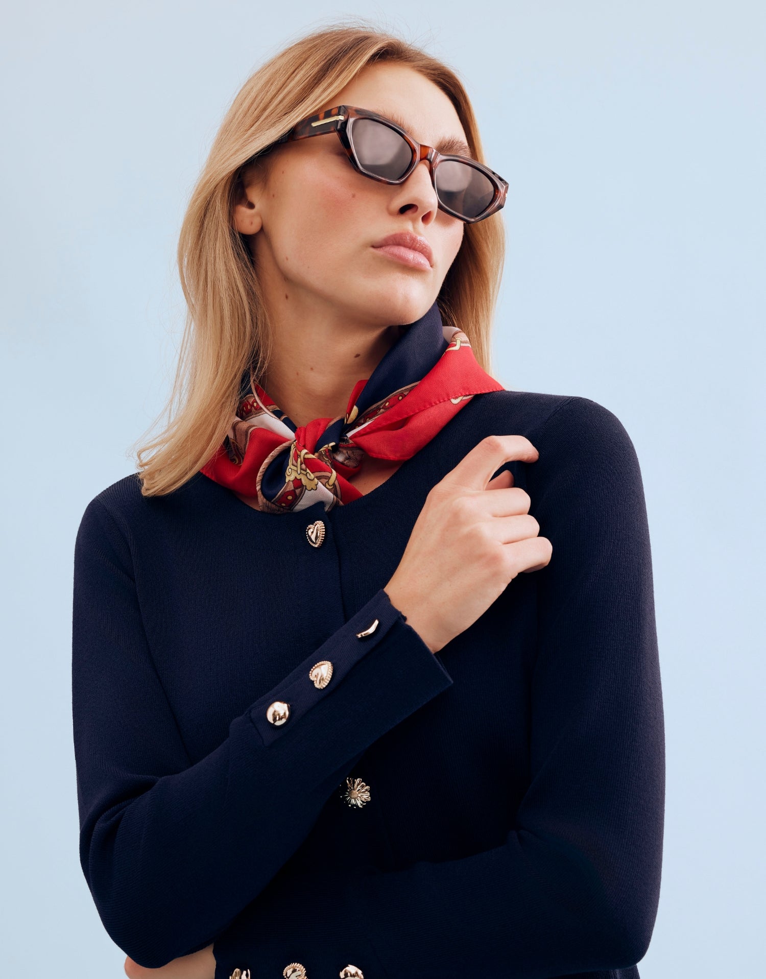 Cardigan chic à boutons bijoux marine