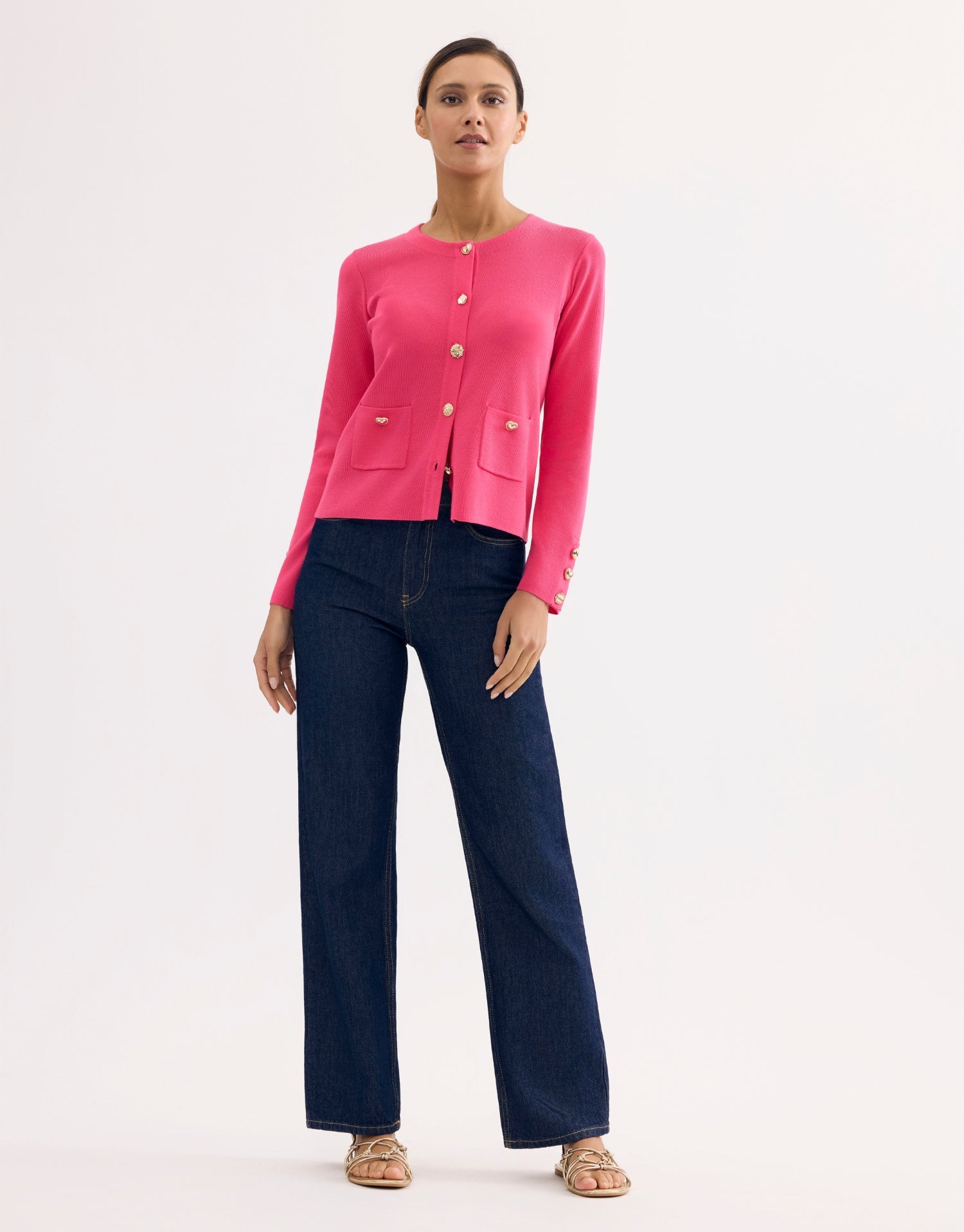 Cardigan chic à boutons bijoux fuchsia