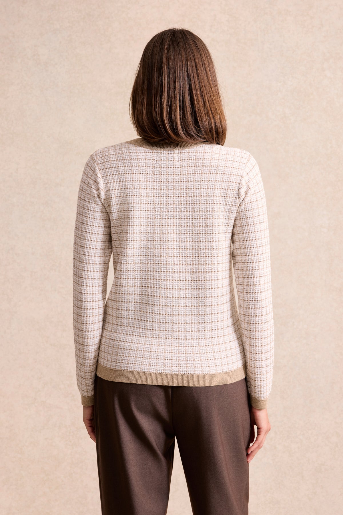 Pull femme en maille effet tweed à col V écru