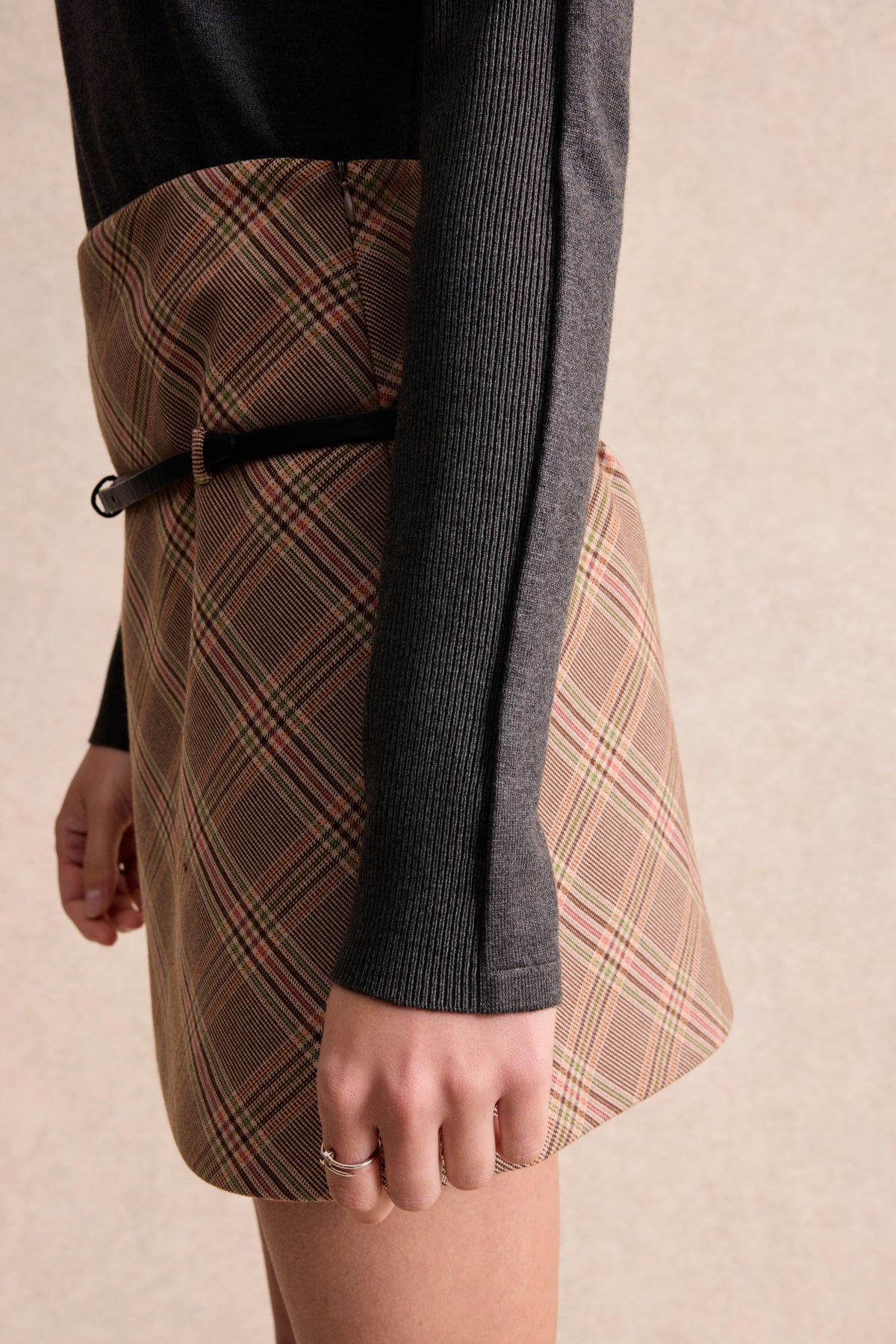 Pull fin à nœuds bijoux gris