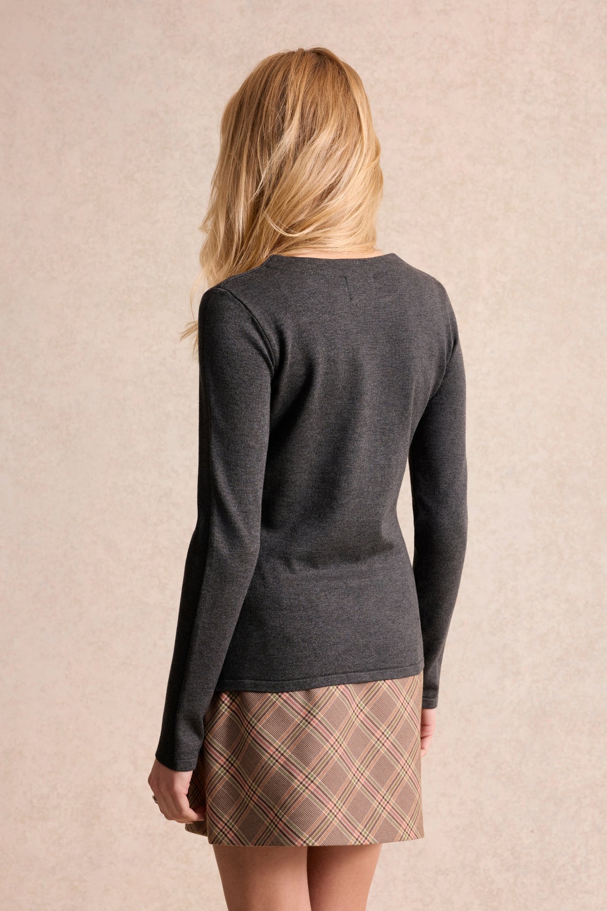 Pull fin à nœuds bijoux gris
