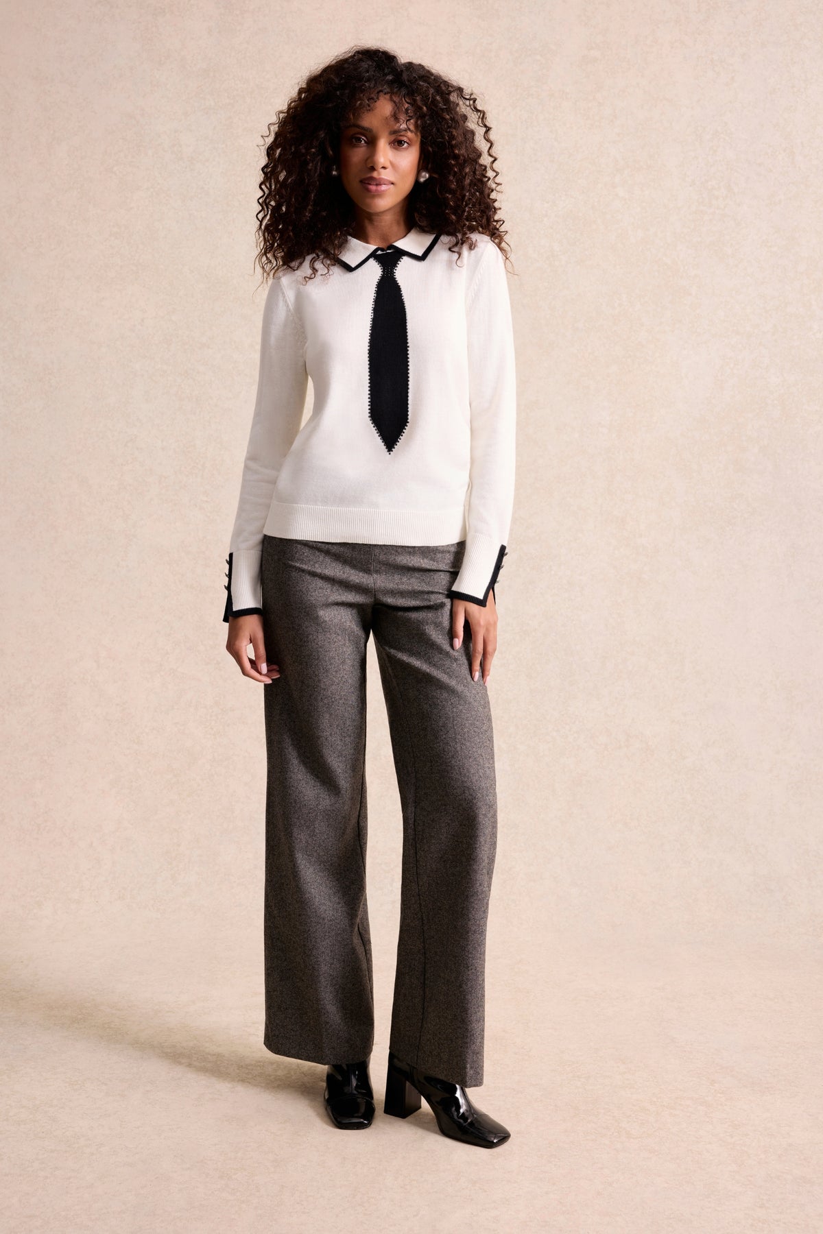 Pull col chemise et cravate écru