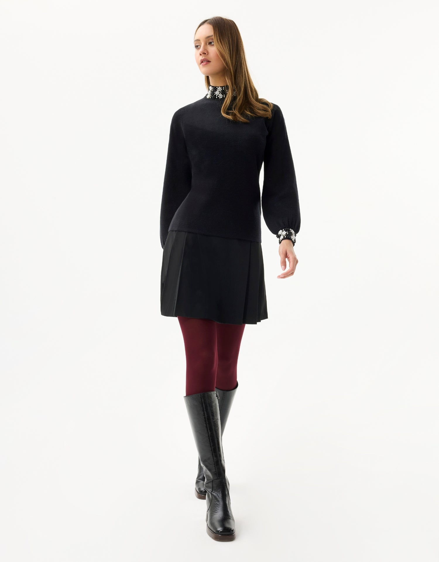 Pull à col et poignets fleuris – noir ou écru