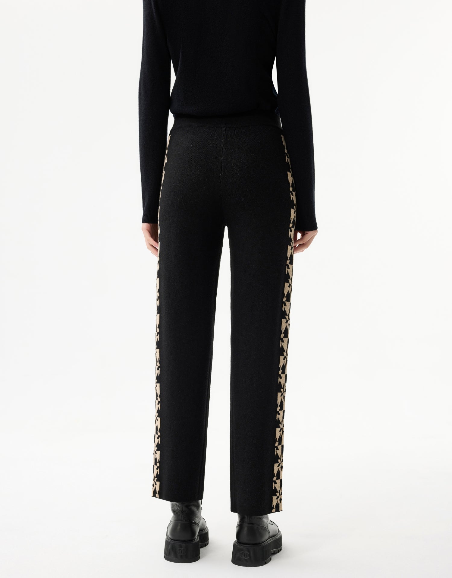 Jacquard stripe pants – black and beige