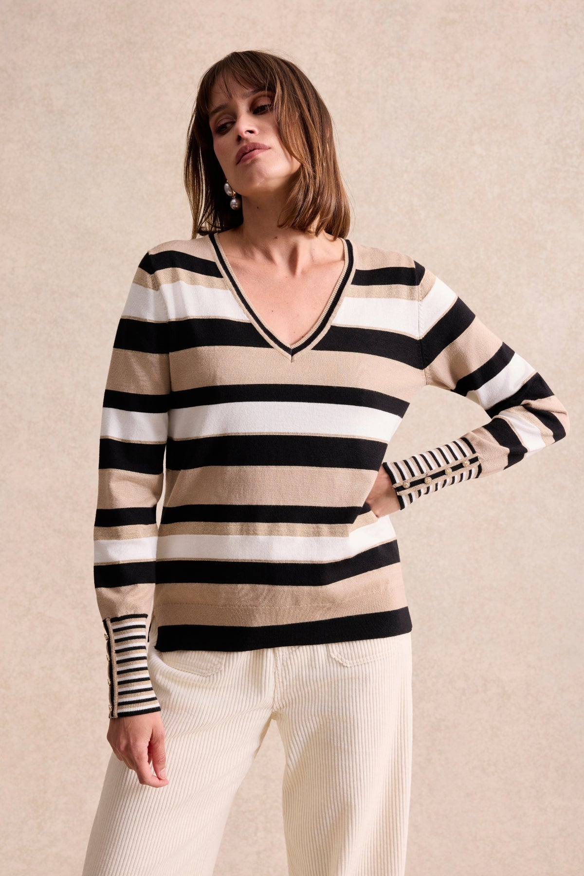 Pull rayé col V noir