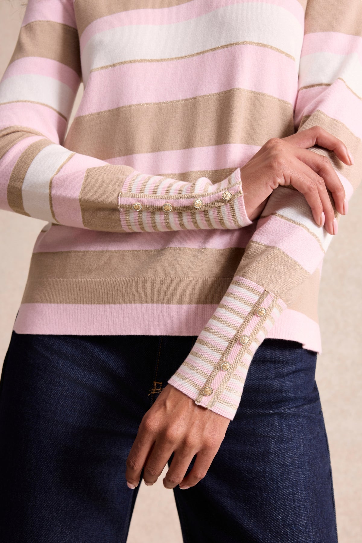 Pull rayé col V rose