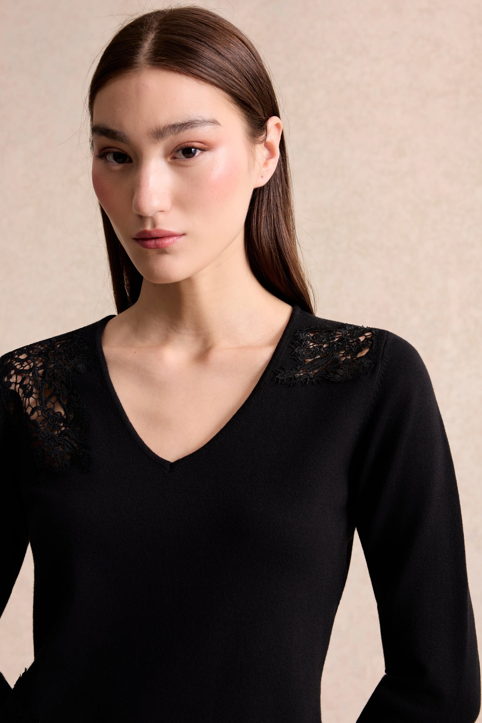 Pull en maille à dentelle noir