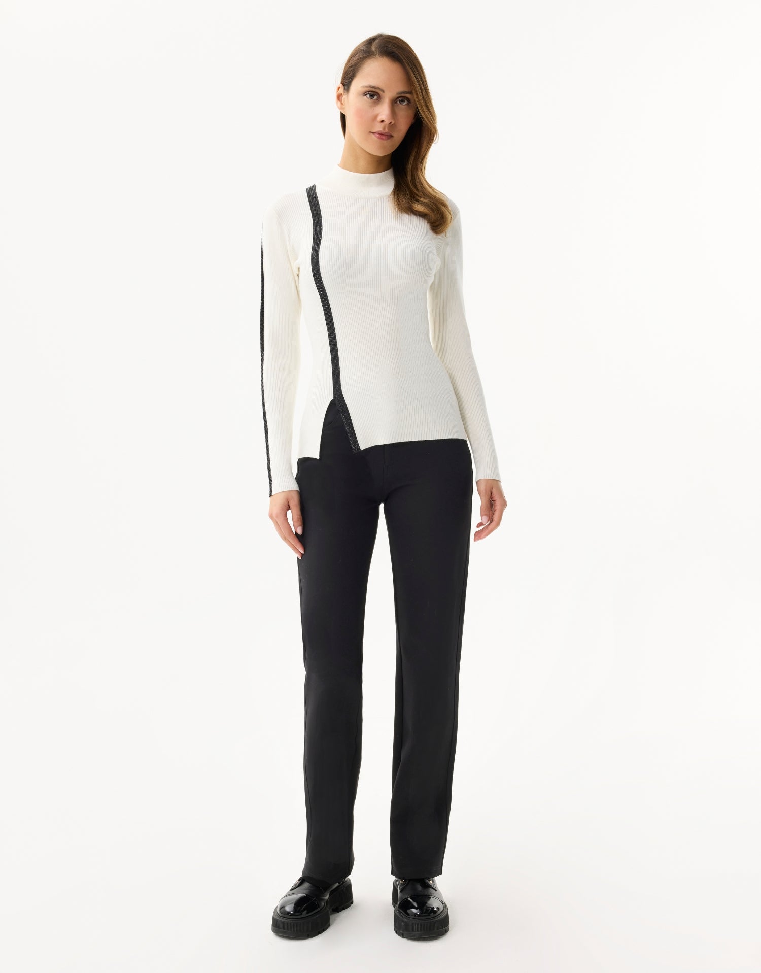 Asymmetrischer zweifarbiger Pulli