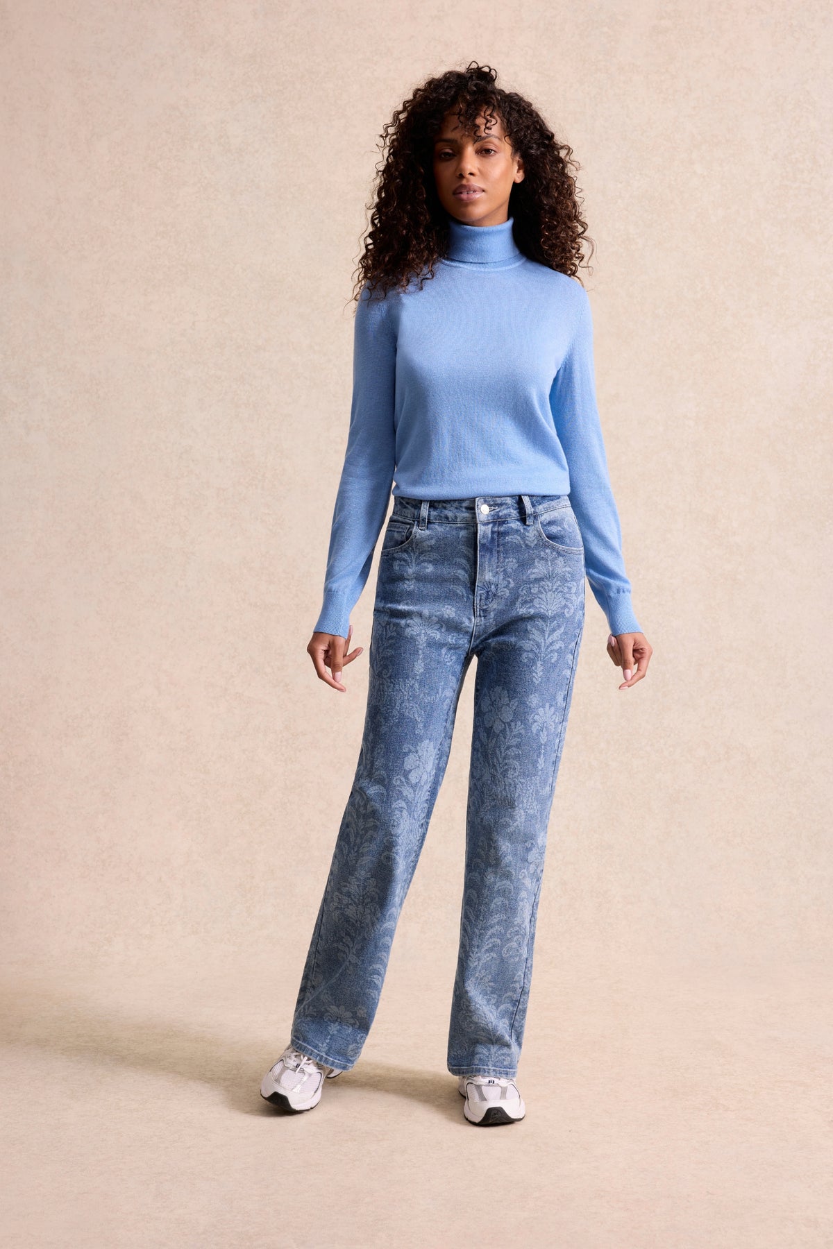 Pull col roulé en maille irisée bleu