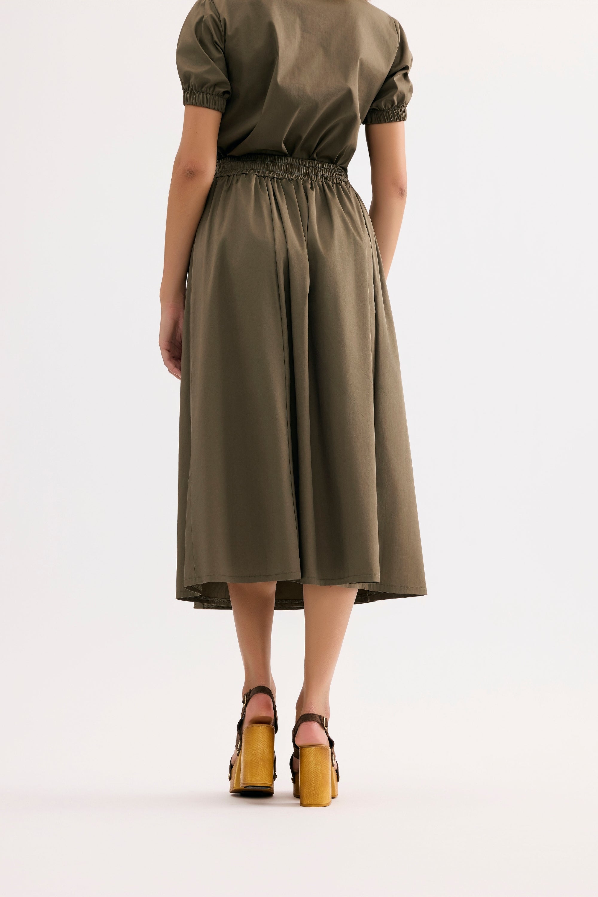 Jupe midi ceinturée kaki