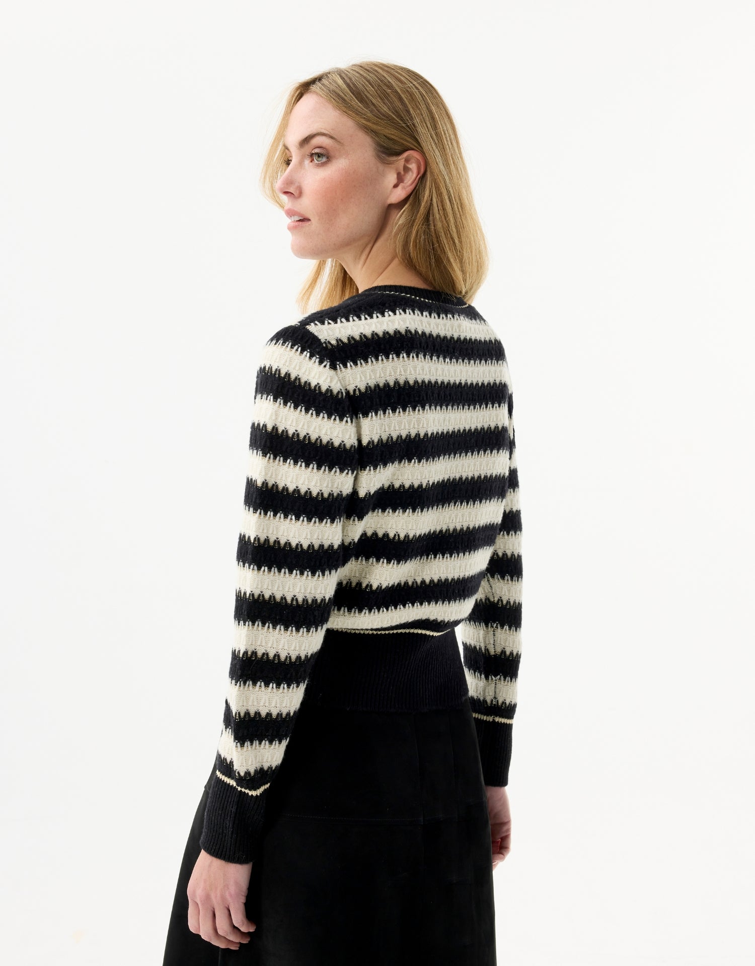 Gestreifter Cardigan in Schwarz und Ecru aus Wolle
