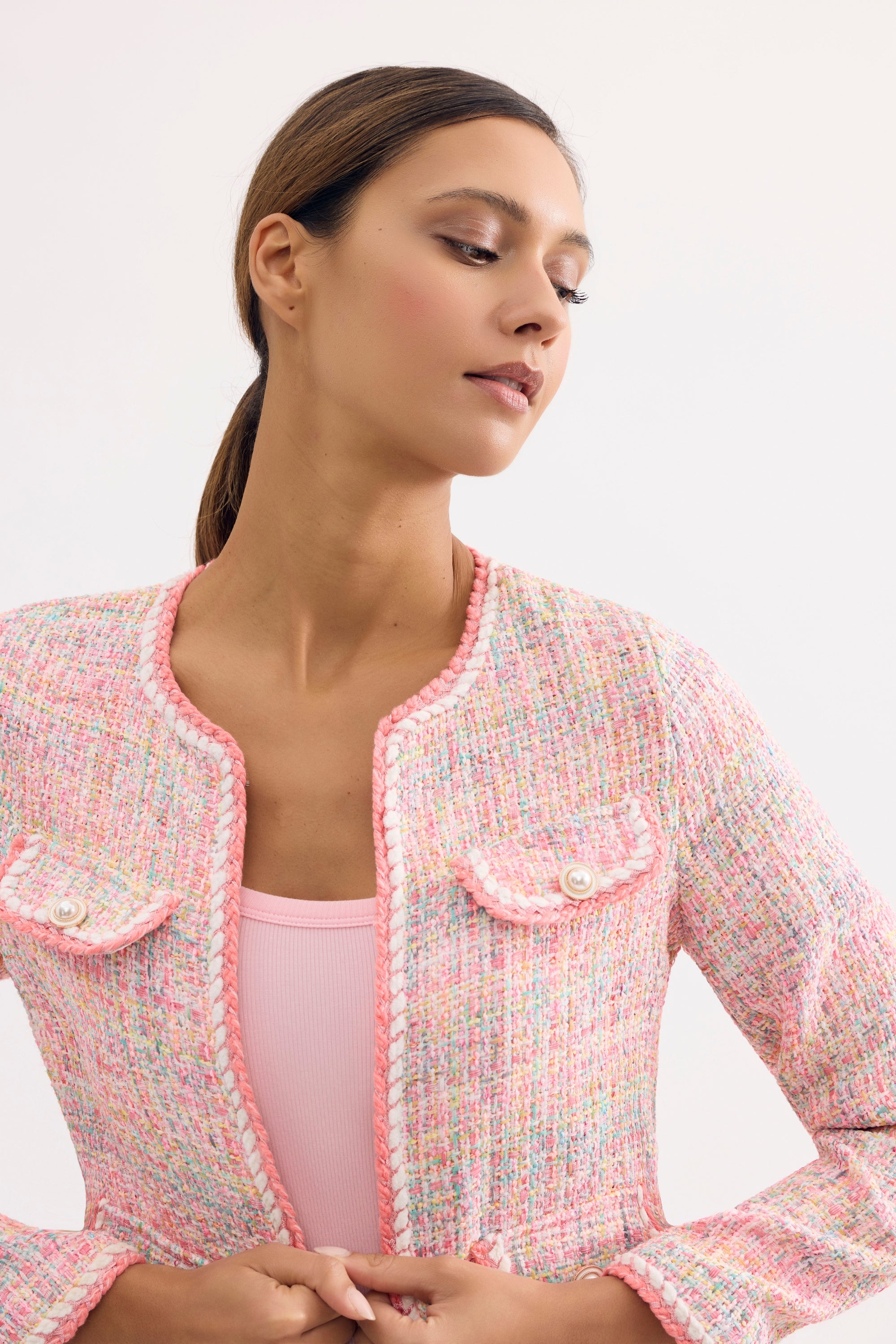 Veste en tweed rose pastel