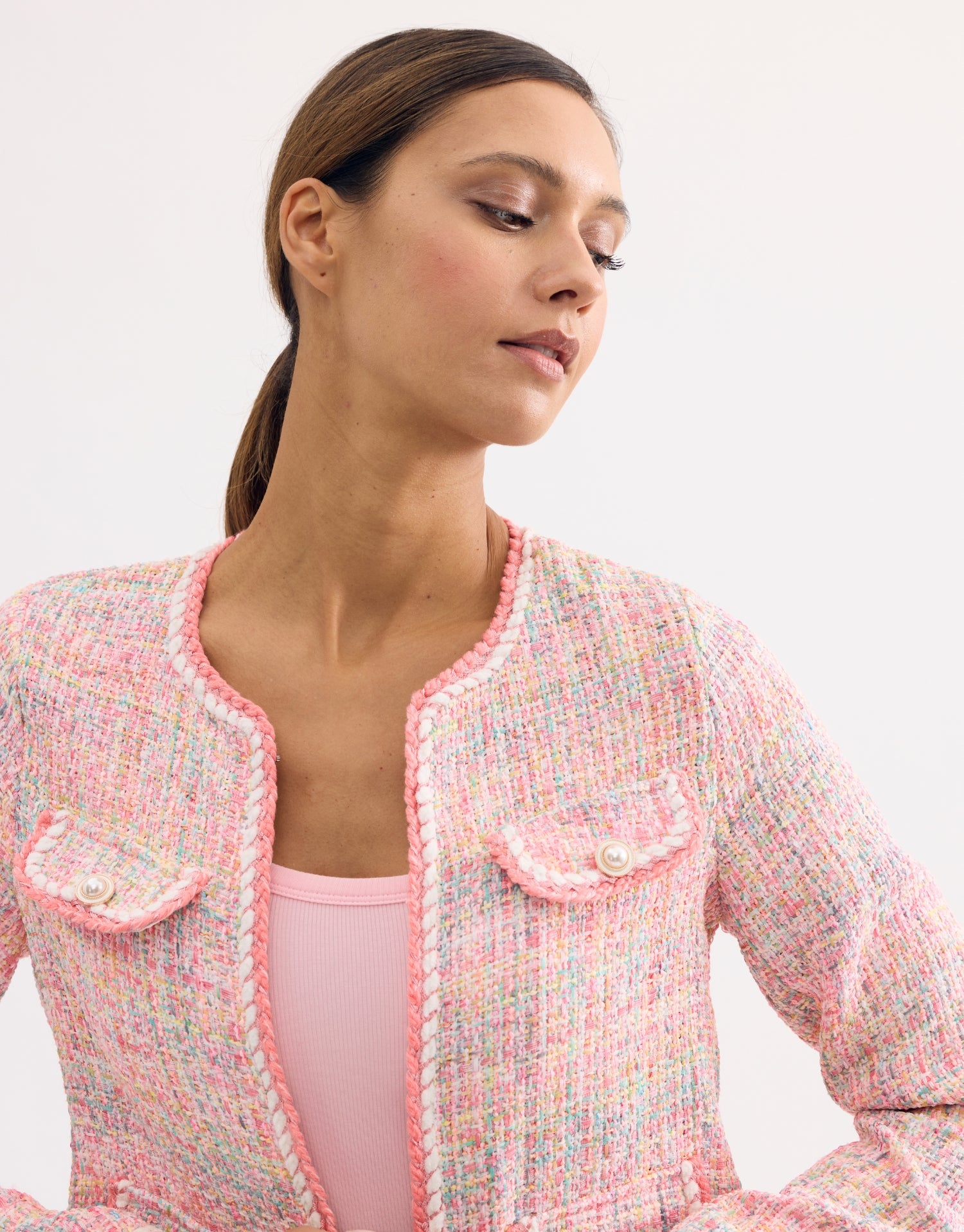 Veste en tweed rose pastel