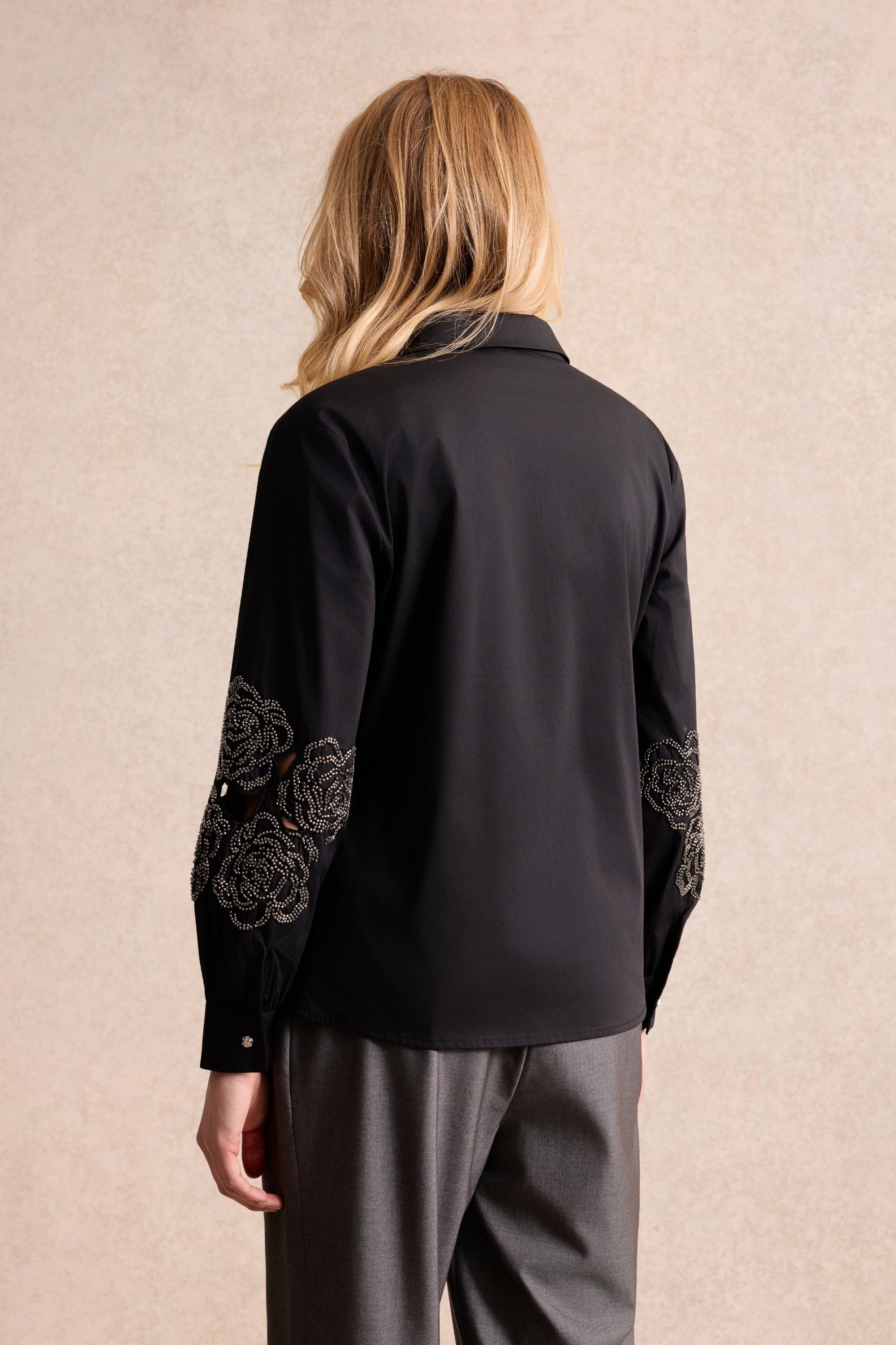 Chemise brodée à manches longues noire