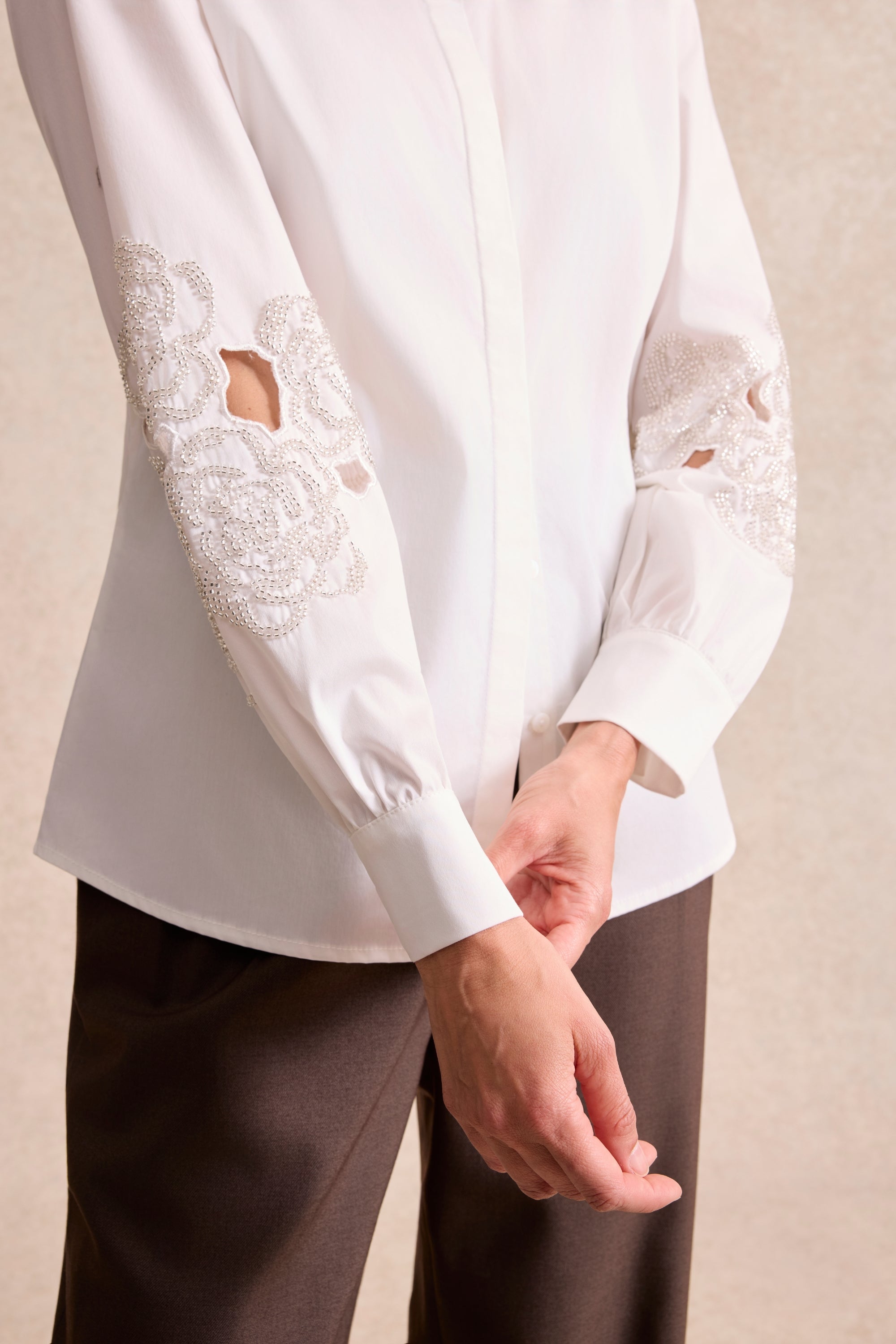 Chemise brodée à manches longues blanche