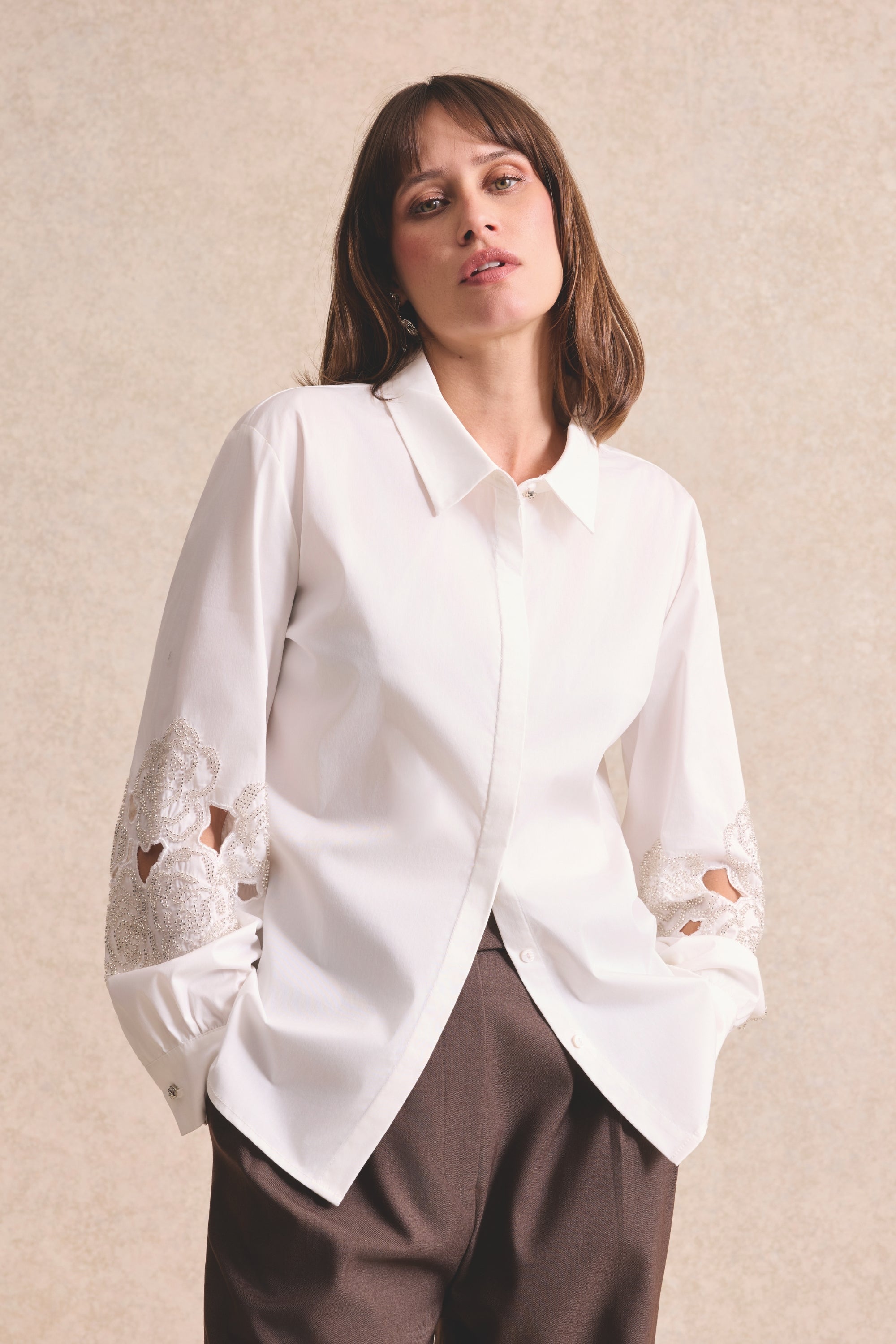 Chemise brodée à manches longues blanche