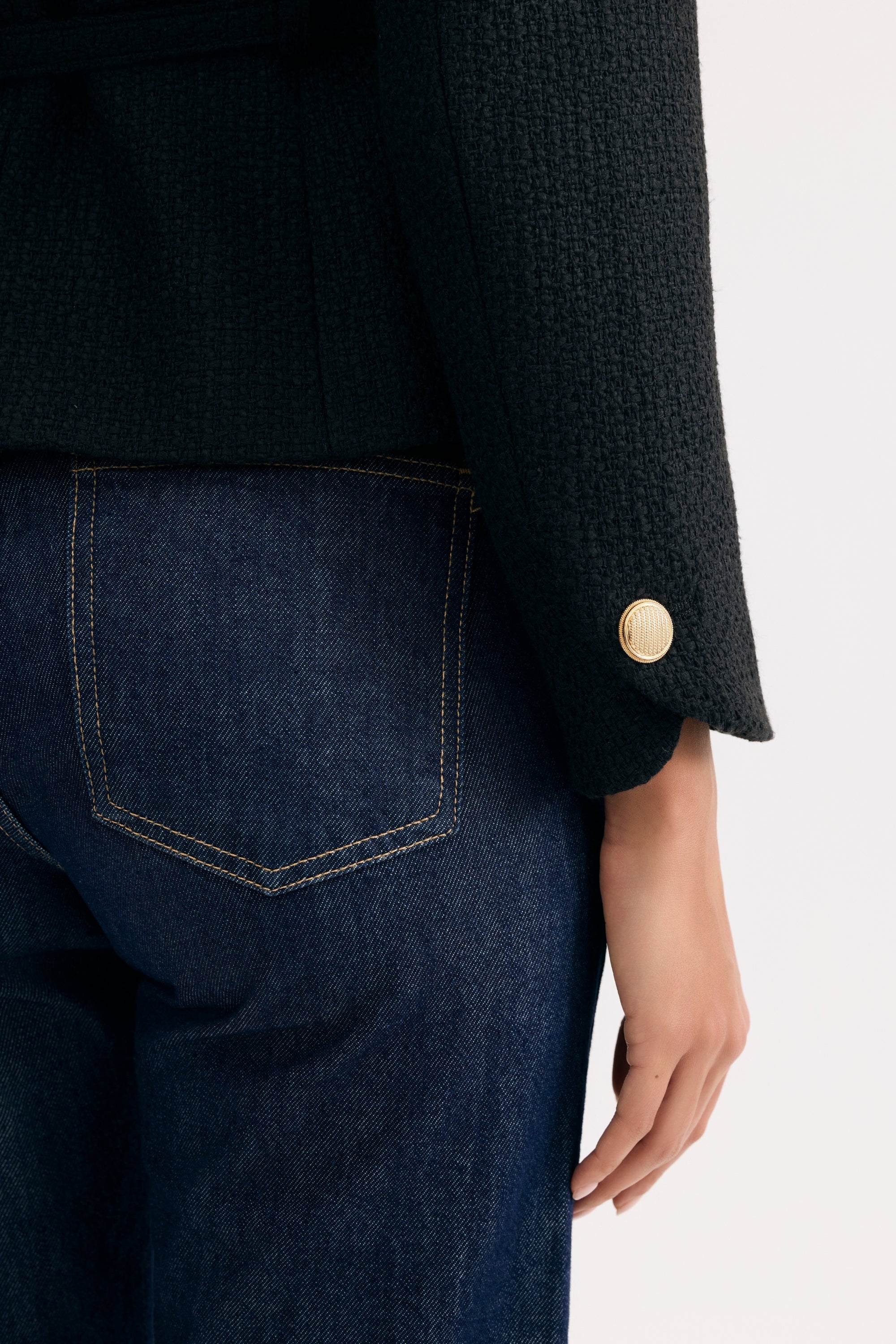 Veste élégante ceinturée noire