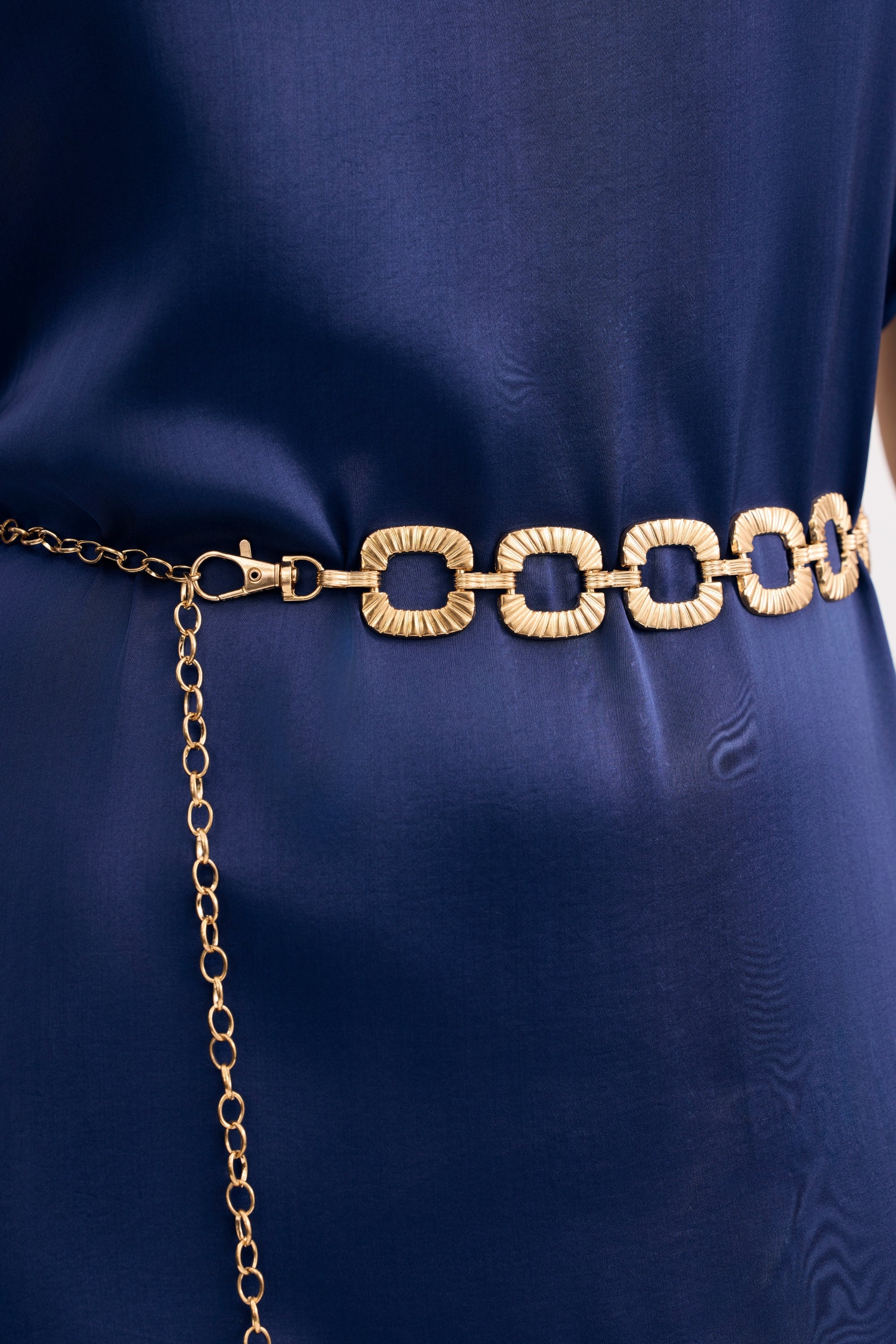 Ceinture dorée à maillons texturés