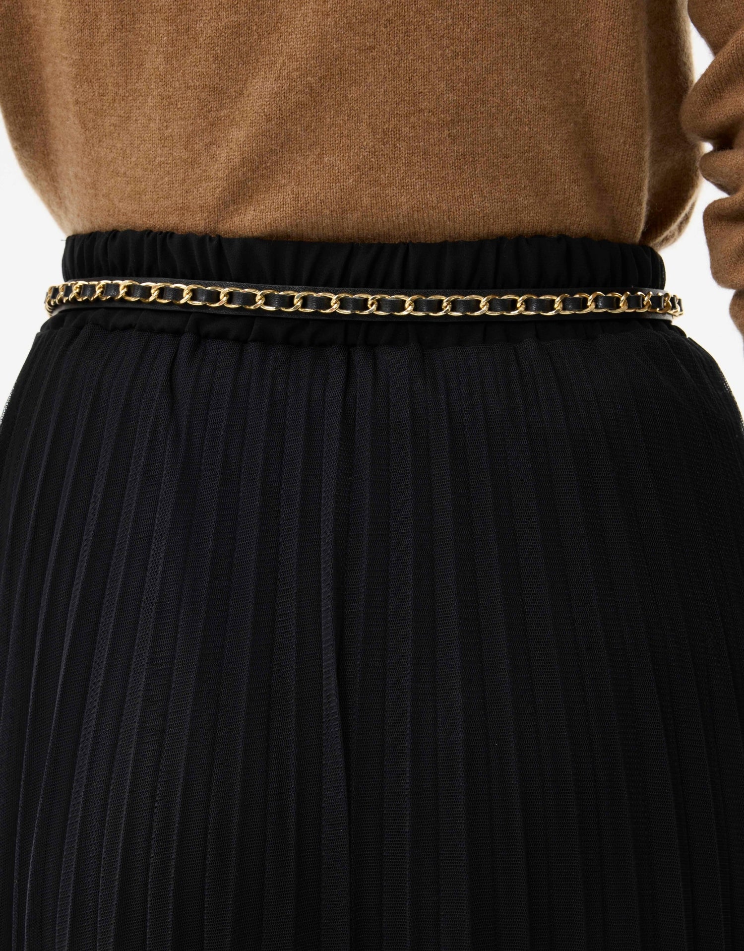 Thin leather belt with golden knot buckle