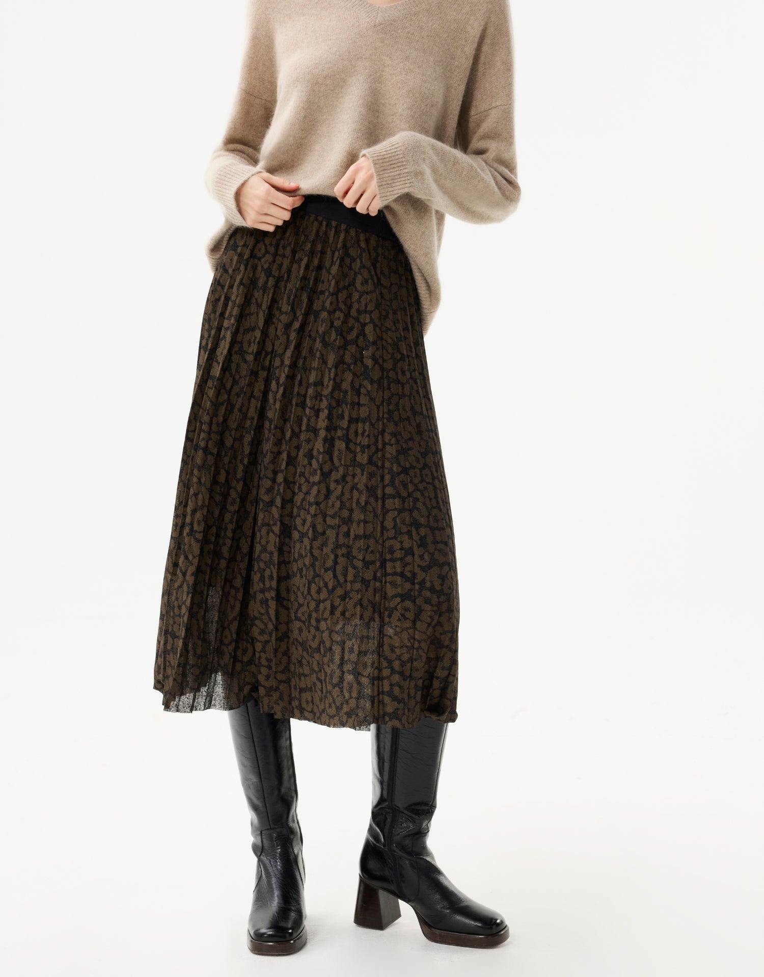 Falda plisada estampado de leopardo kaki y negro