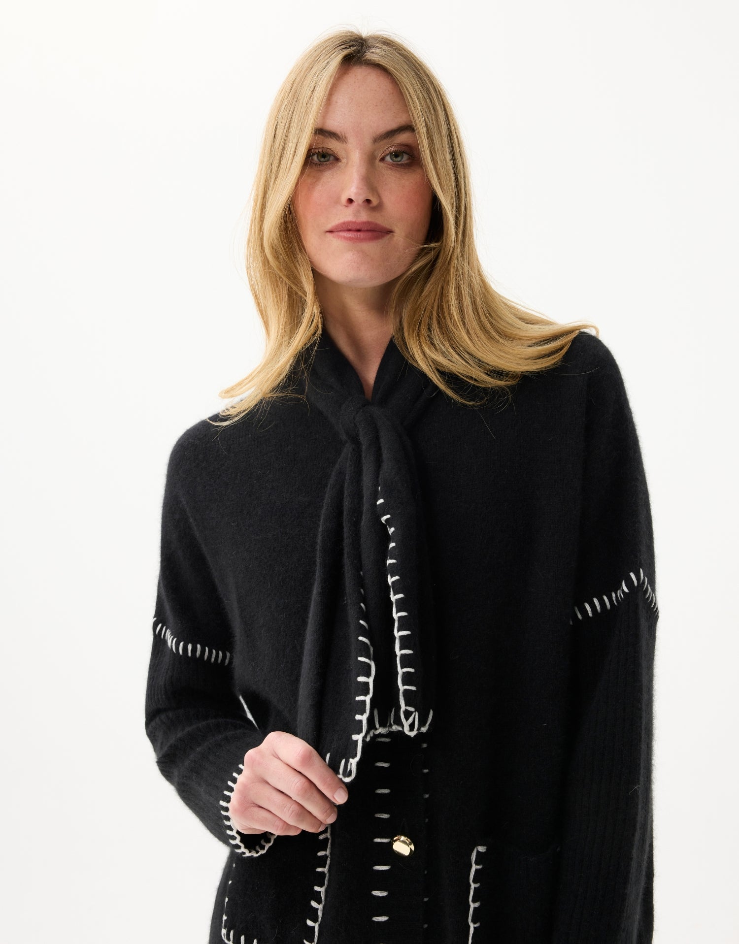 Cardigan en laine à surpiqûres contrastées