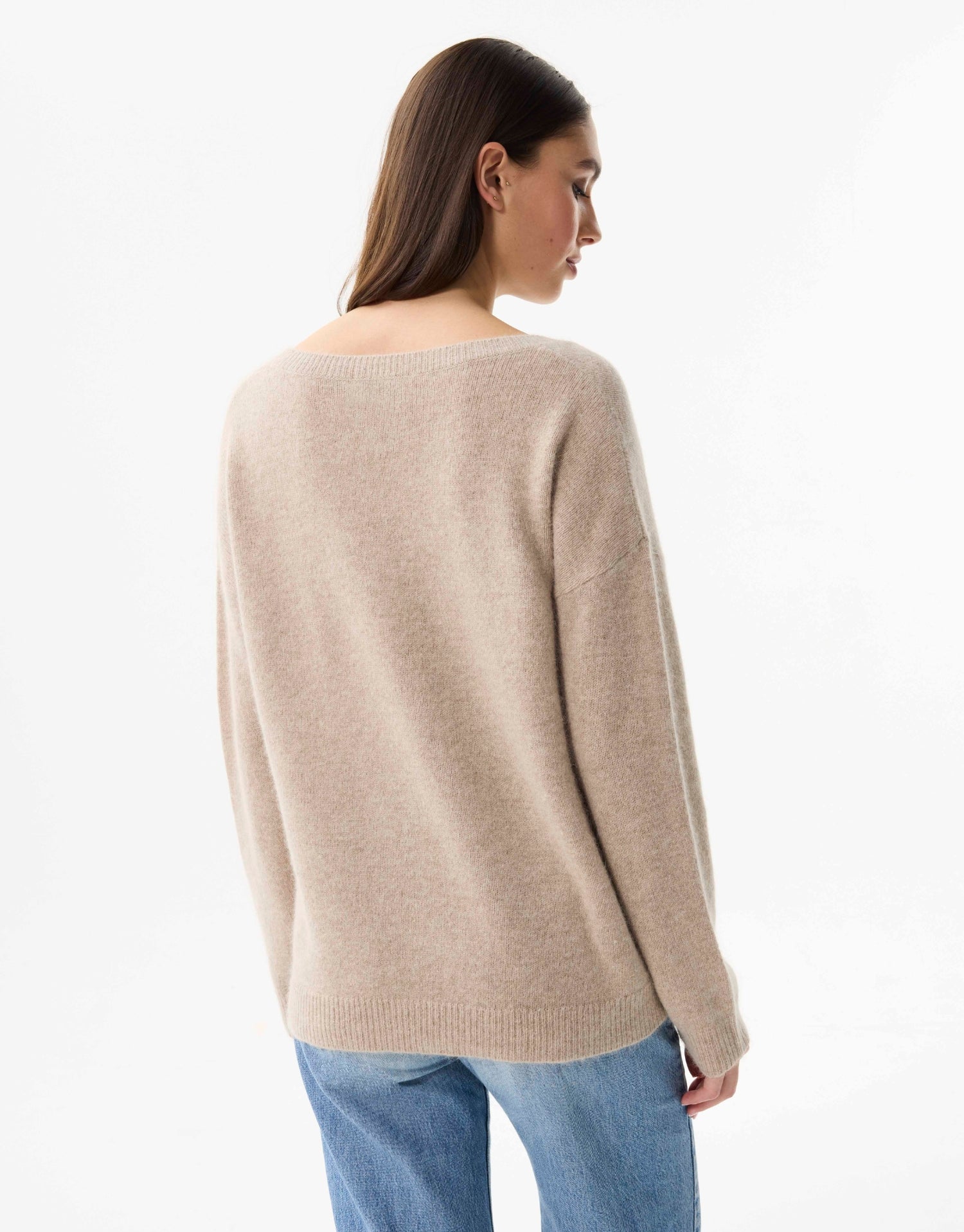 Pull col V en laine et raton laveur