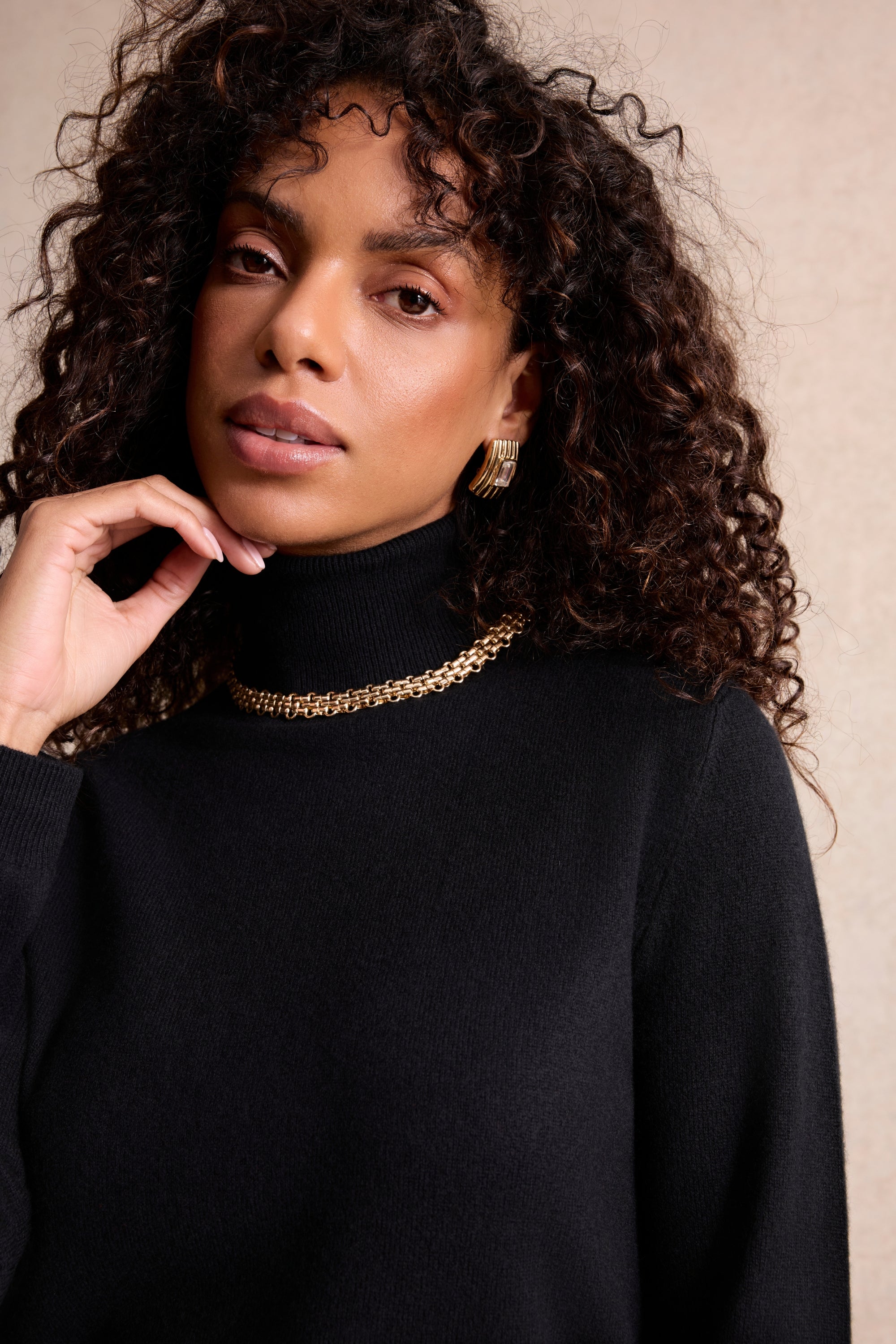 Pull col roulé cachemire noir