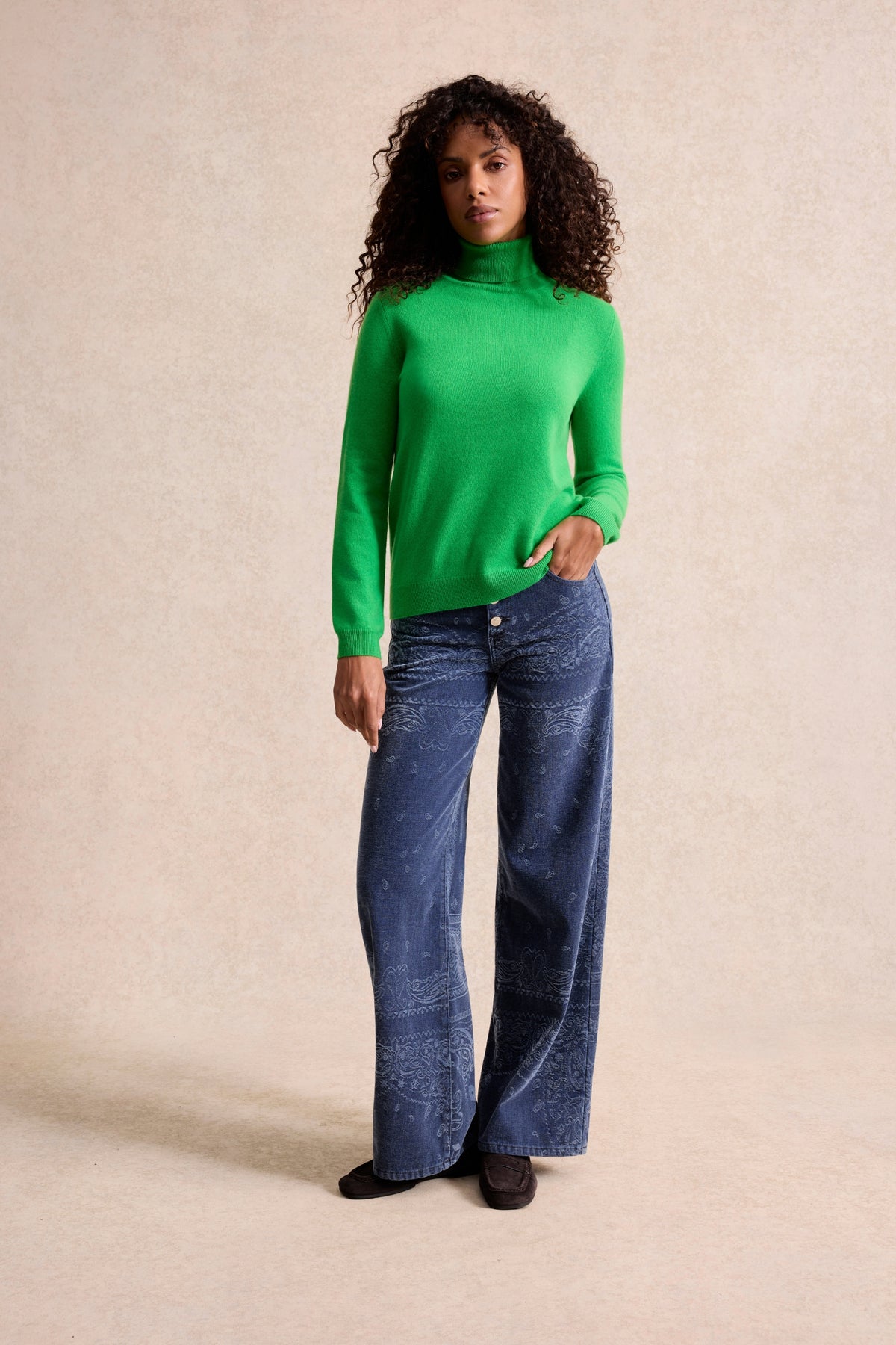 Pull col roulé cachemire vert