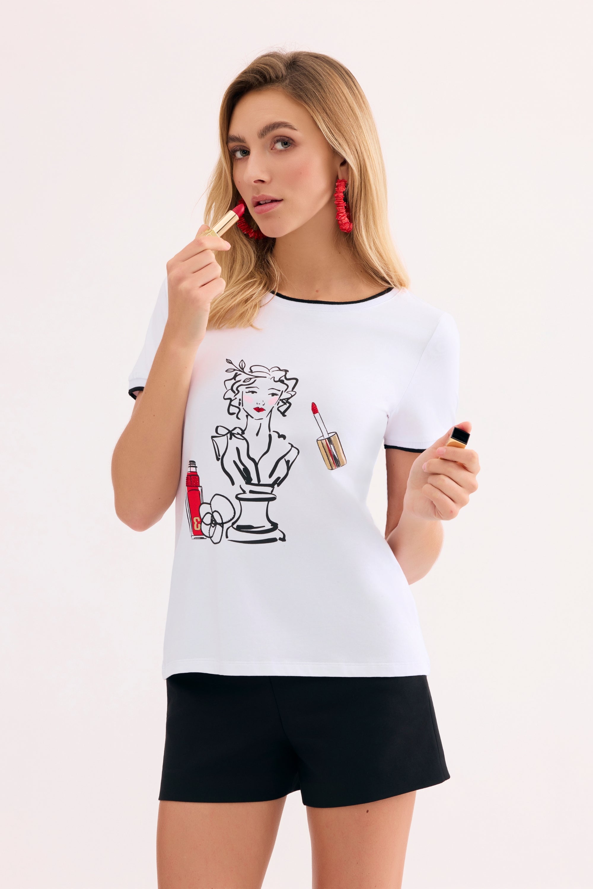 T-shirt imprimé visage artistique