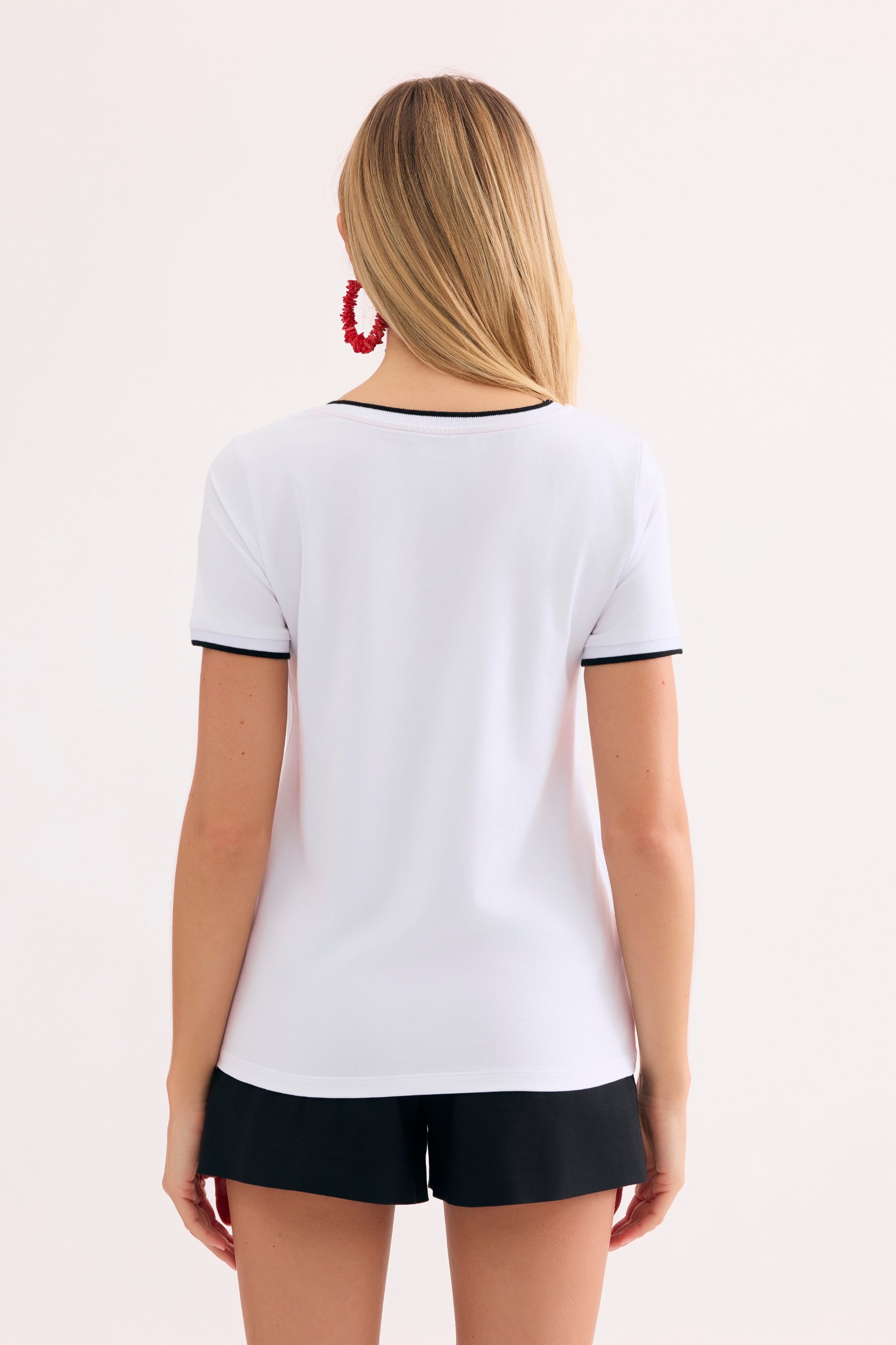 T-shirt imprimé visage artistique