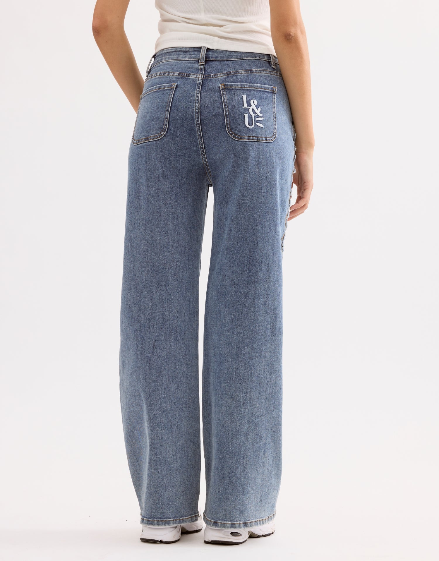 Jean droit détail ondulé bleu