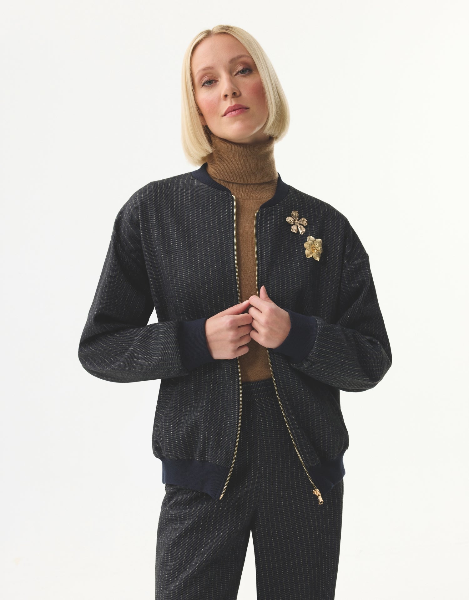 Veste zippée à rayures fines