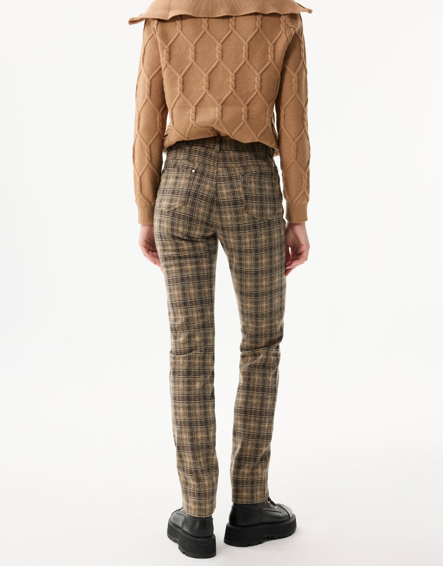 Slim checkered pants