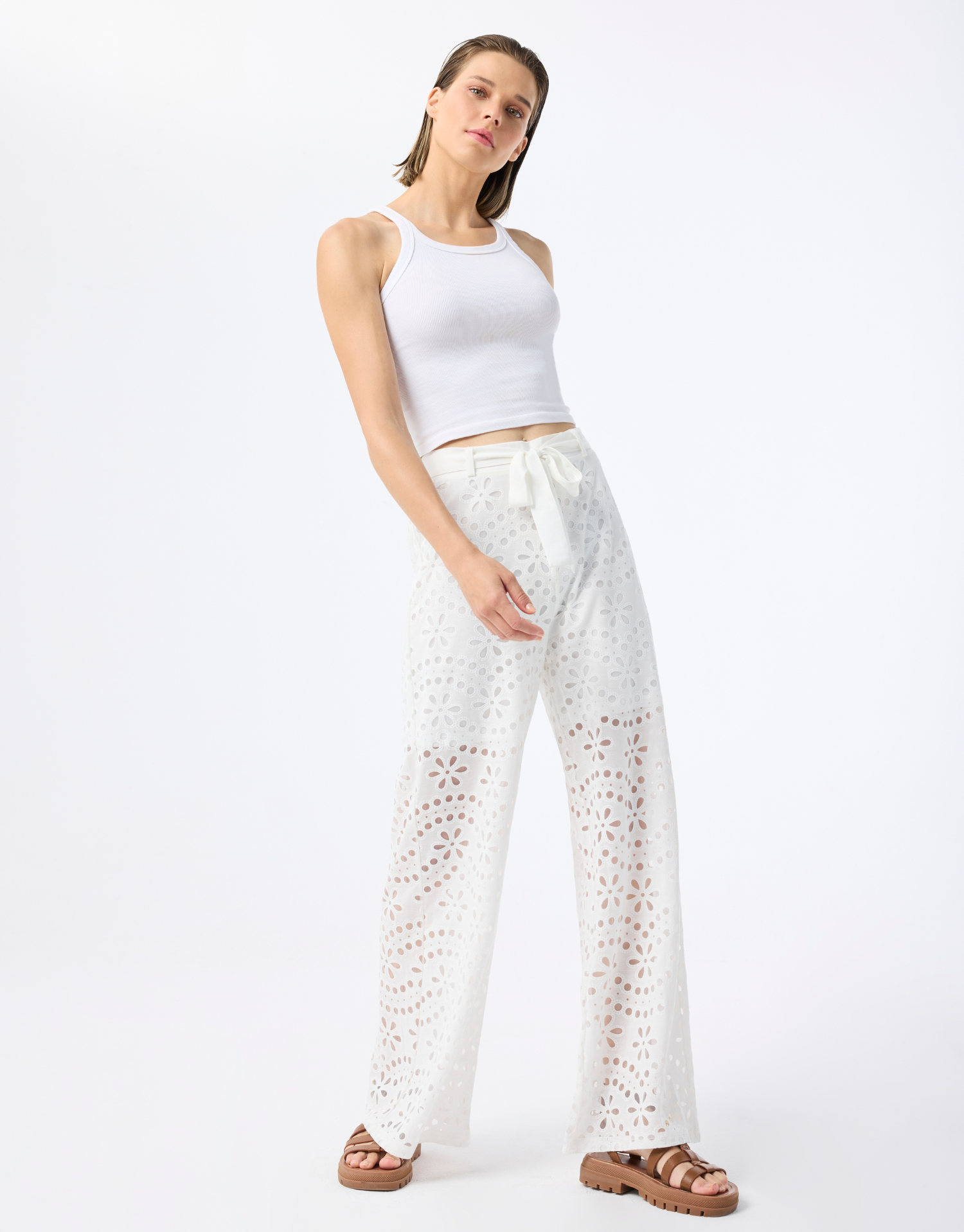 Pantalon Camila en broderie
