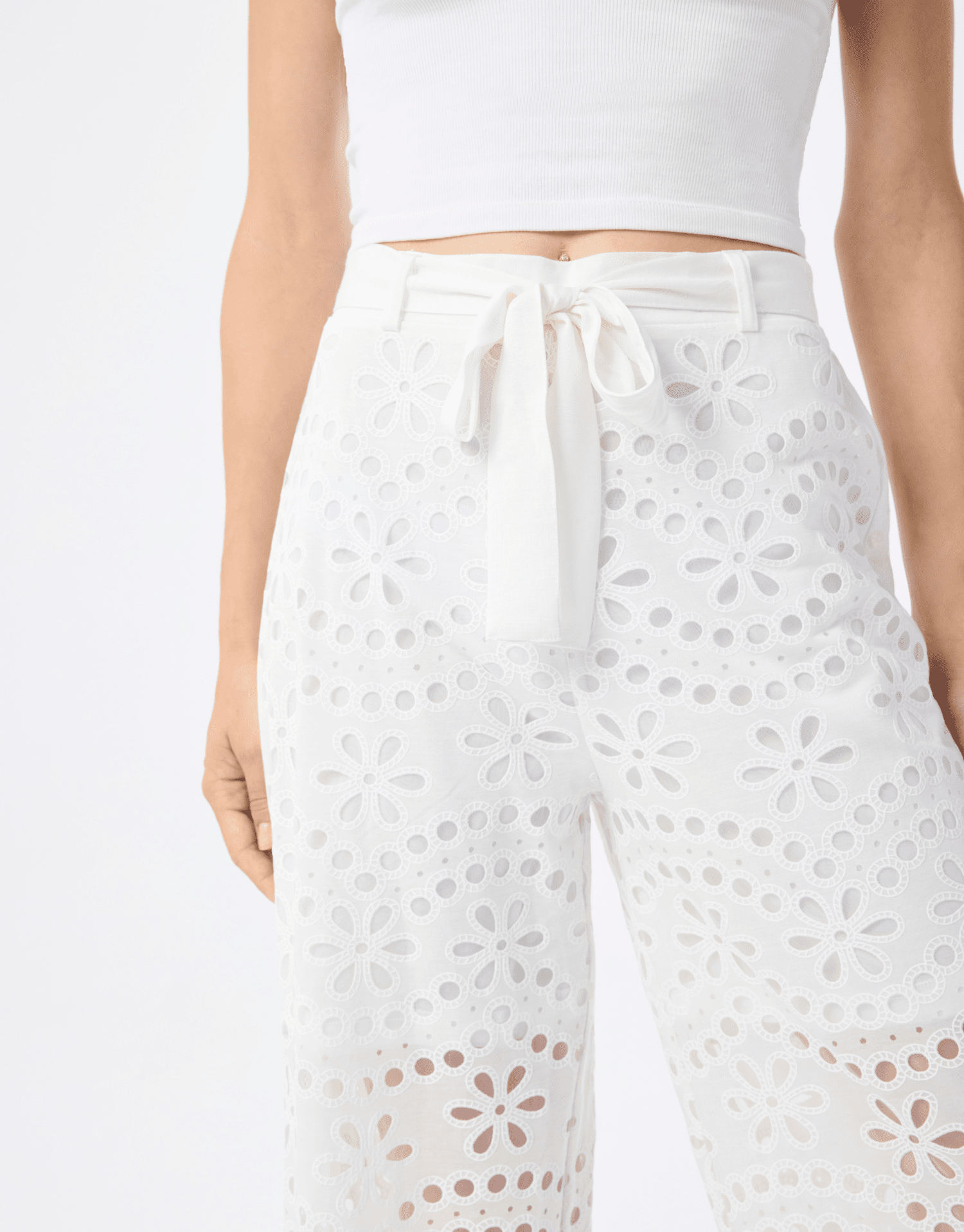 Pantalon en broderie