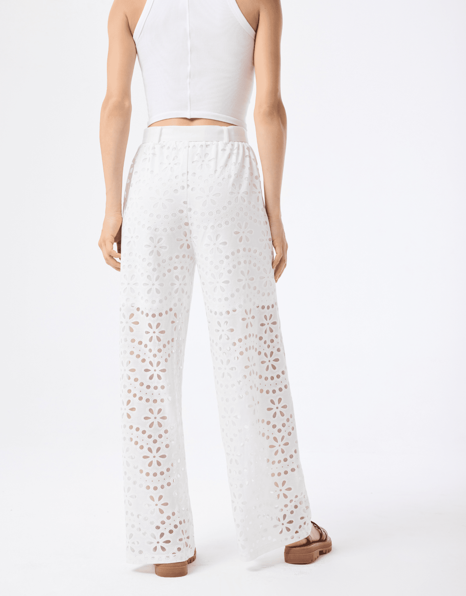 Pantalon en broderie