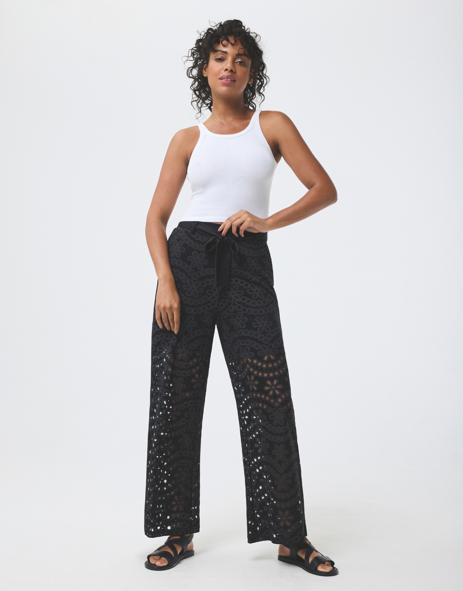 Pantalon Camila en broderie