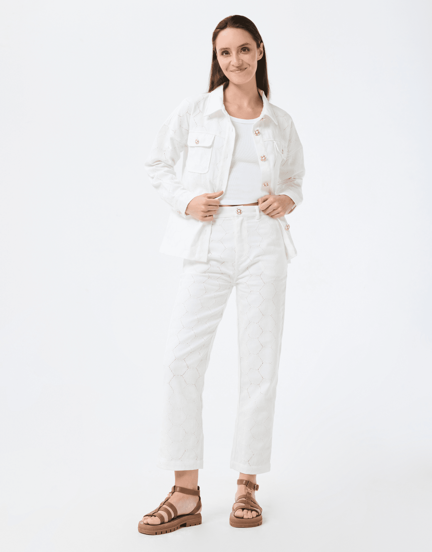 pantalon esmée ecru en 100% coton, coupe structurée et ajustée, vêtement femme