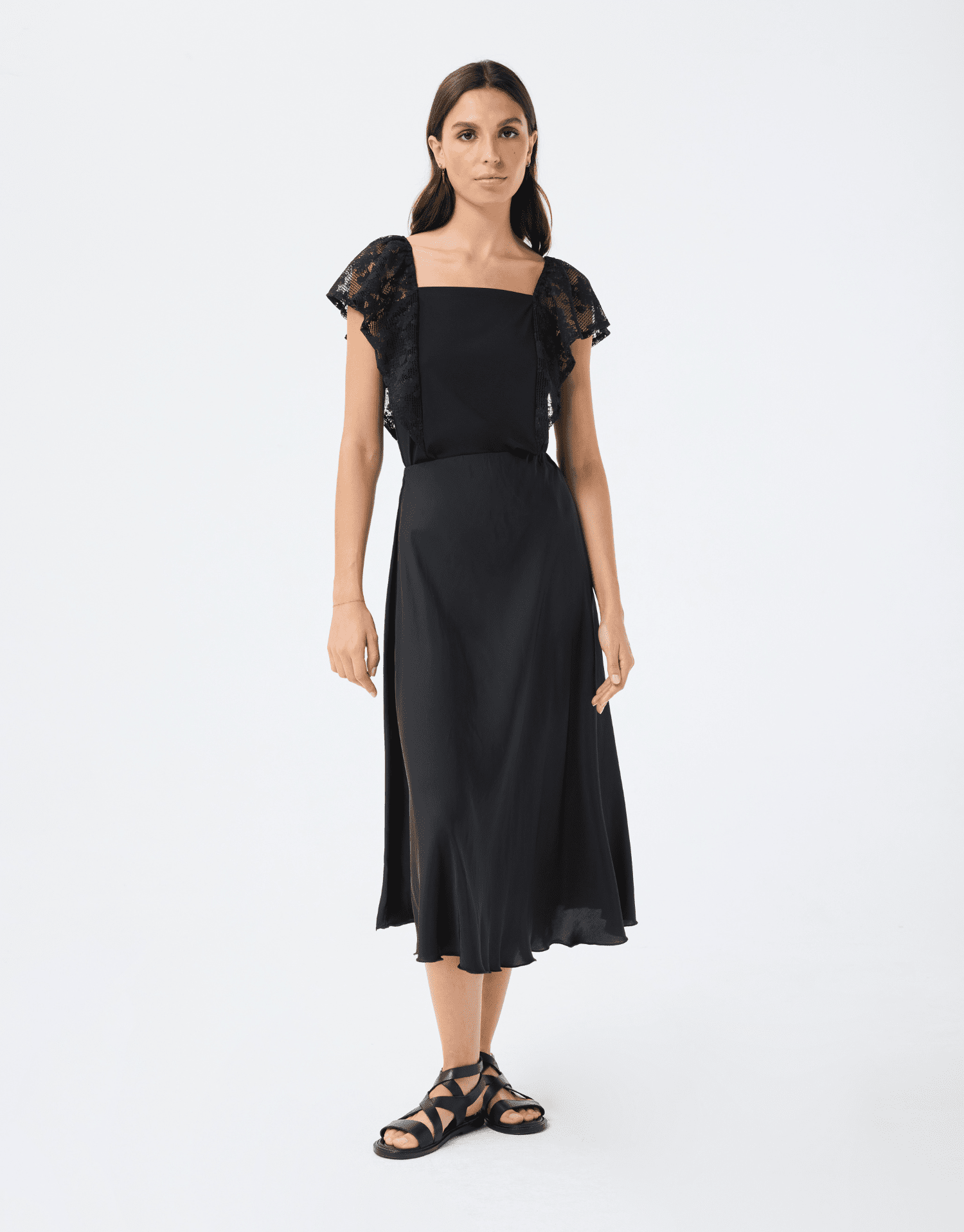 T-shirt en dentelle noir à volants